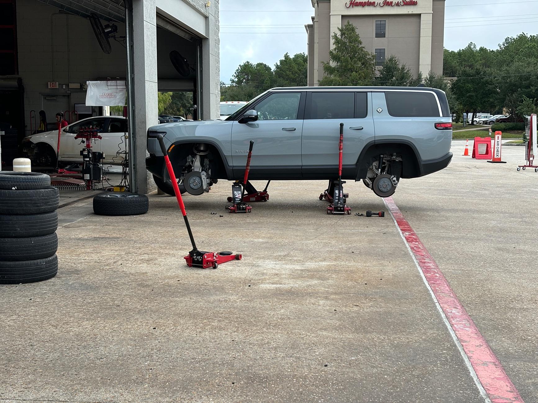 Rivian R1T R1S Shout out to Discount Tire IMG_8383