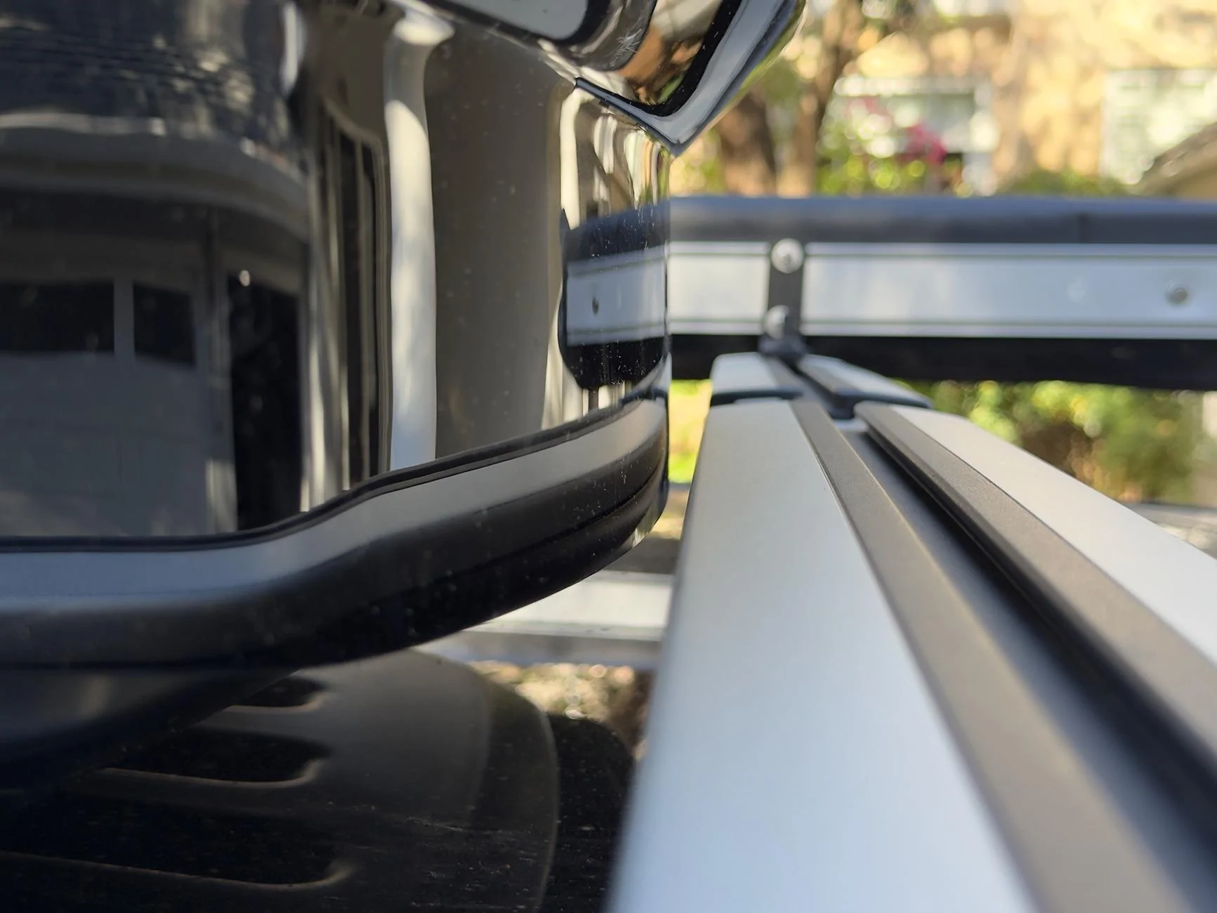 Rivian R1T R1S Thule Motion 3 Roof Box XXL on R1S - More space, fits well, runs quiet IMG_3834