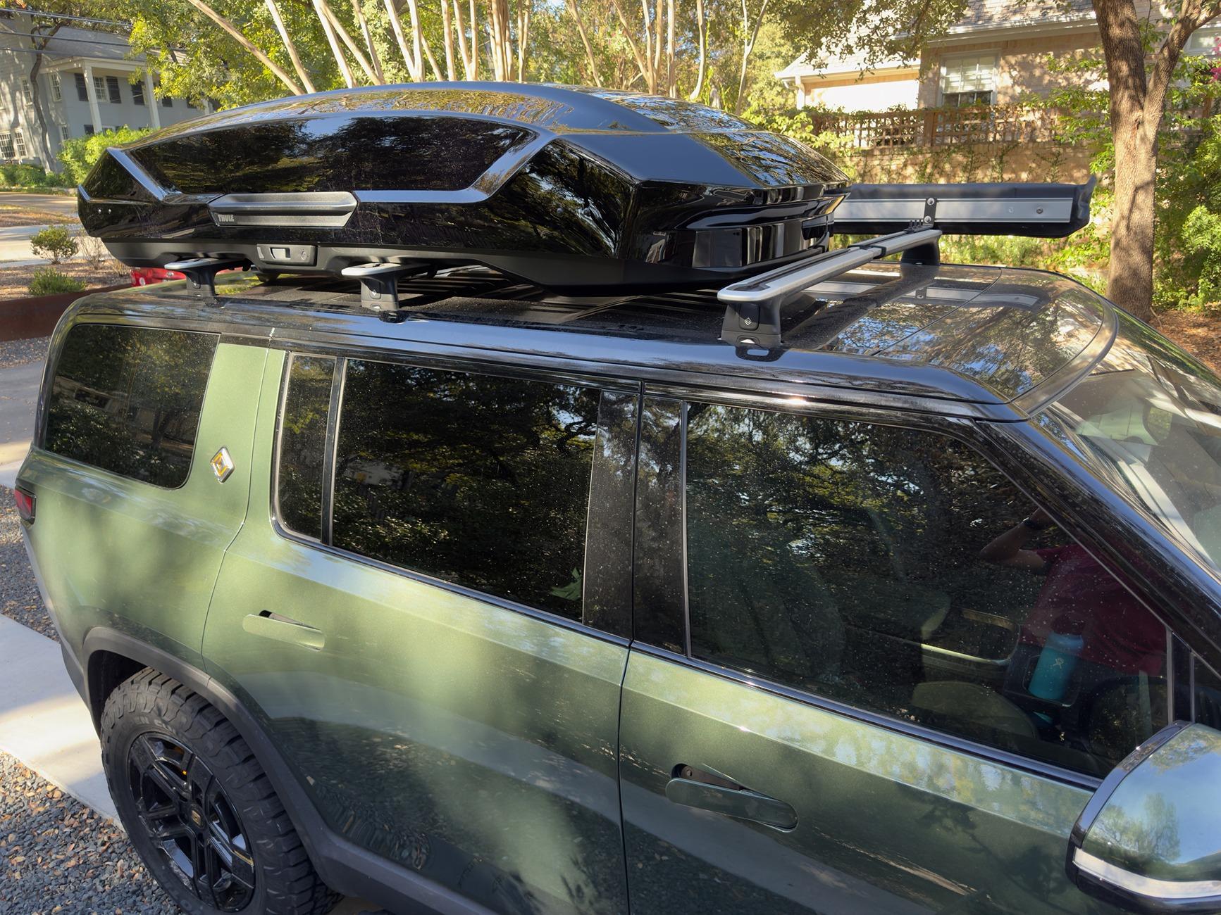 Rivian R1T R1S Thule Motion 3 Roof Box XXL on R1S - More space, fits well, runs quiet IMG_3836