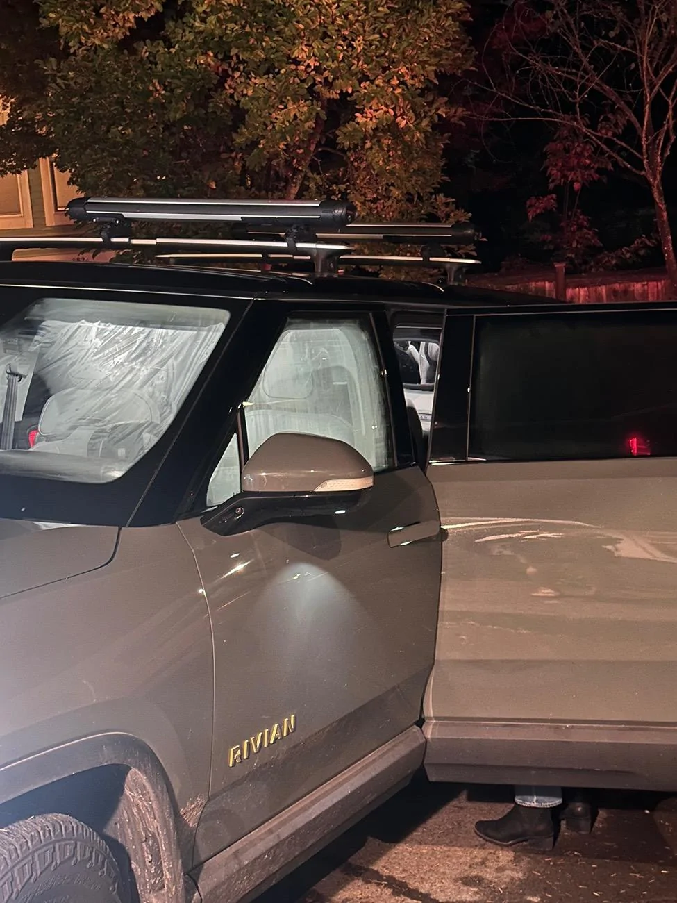 Rivian R1T R1S Humid air causing fogging on all glass surfaces? IMG_4686