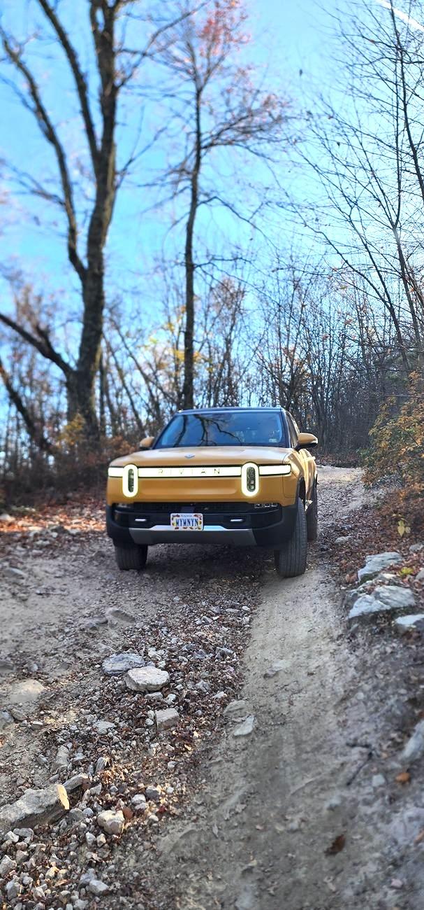 Rivian R1T R1S Off road unlocked: my first off-roading in R1S 20241103_145142