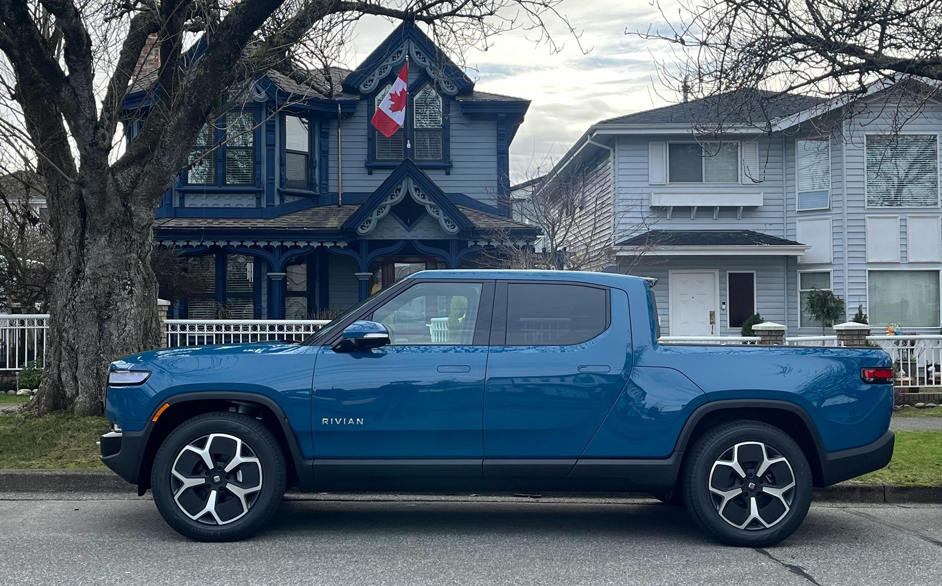 Rivian R1T R1S Nice to Mean - 21's to Black Radius rims,  M&S tires and Goatfab rock sliders IMG_9373