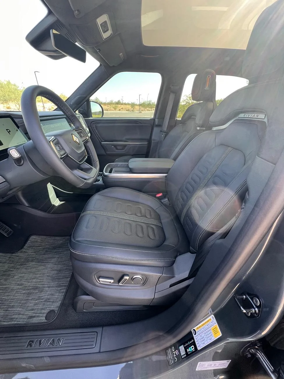 Rivian R1T R1S WTB R1T Max Pack Dual Motor IMG_8921
