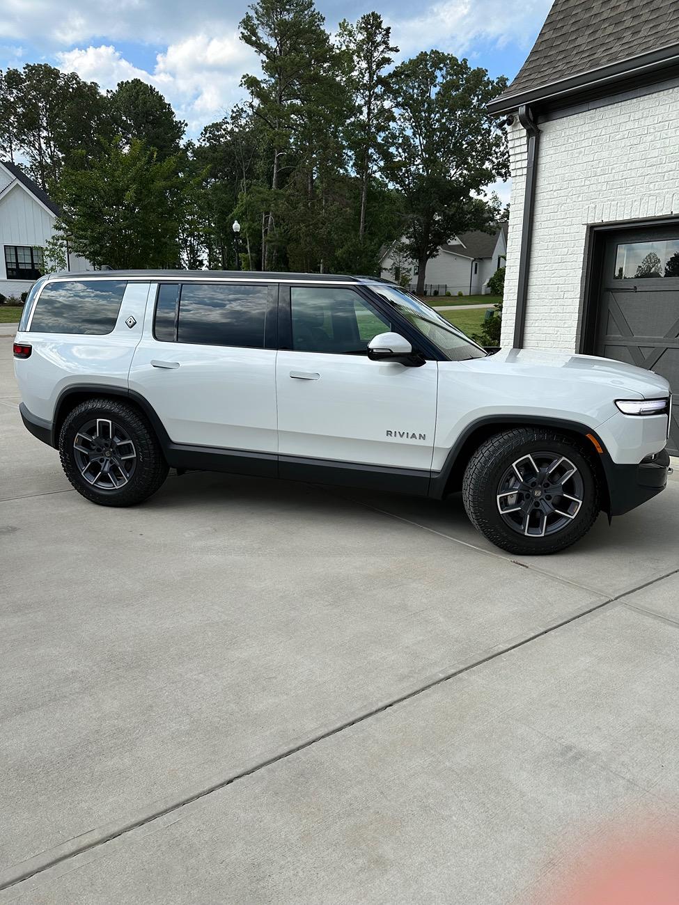 Rivian R1T R1S WTB R1T Max Pack Dual Motor IMG_1450