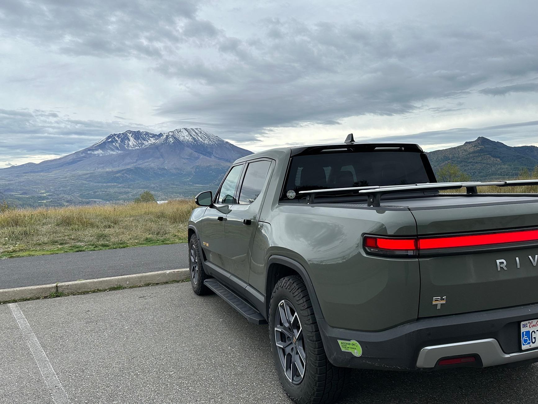 Rivian R1T R1S ?Vote for November's RealWheels EV Rivian of the Month (ROTM) Winner Here!! 6DeanB1452Dean