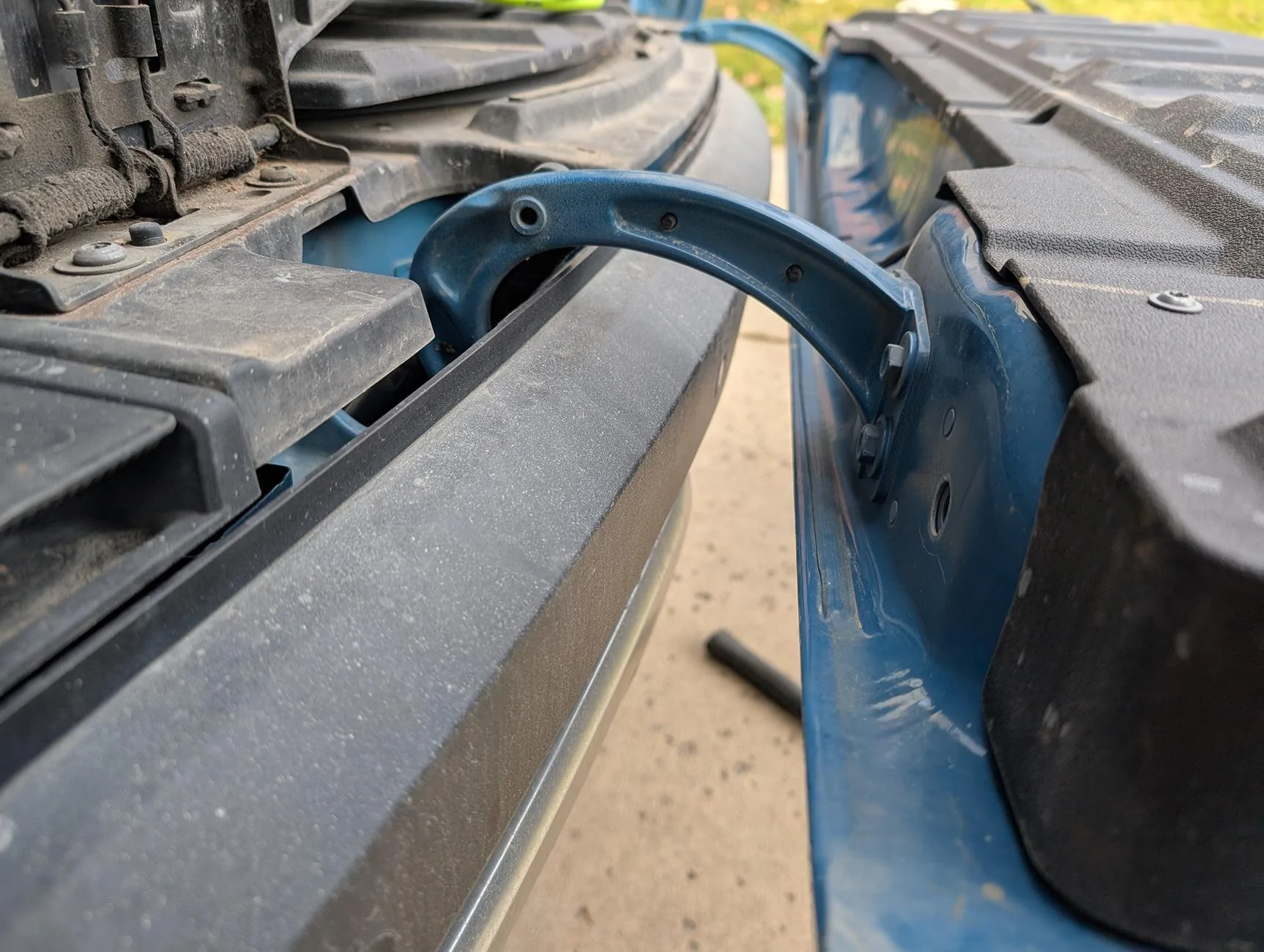 Rivian R1T R1S Need help—R1T tailgate install 1000004530