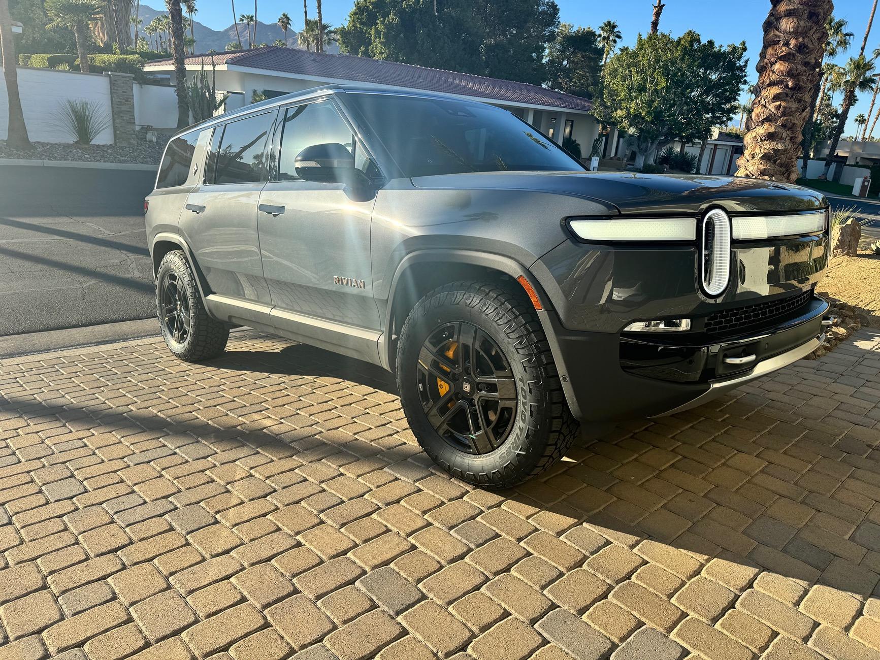 Rivian R1T R1S $370 - Open Country A/T III EV | 275/65R20 116H tires now available IMG_3253