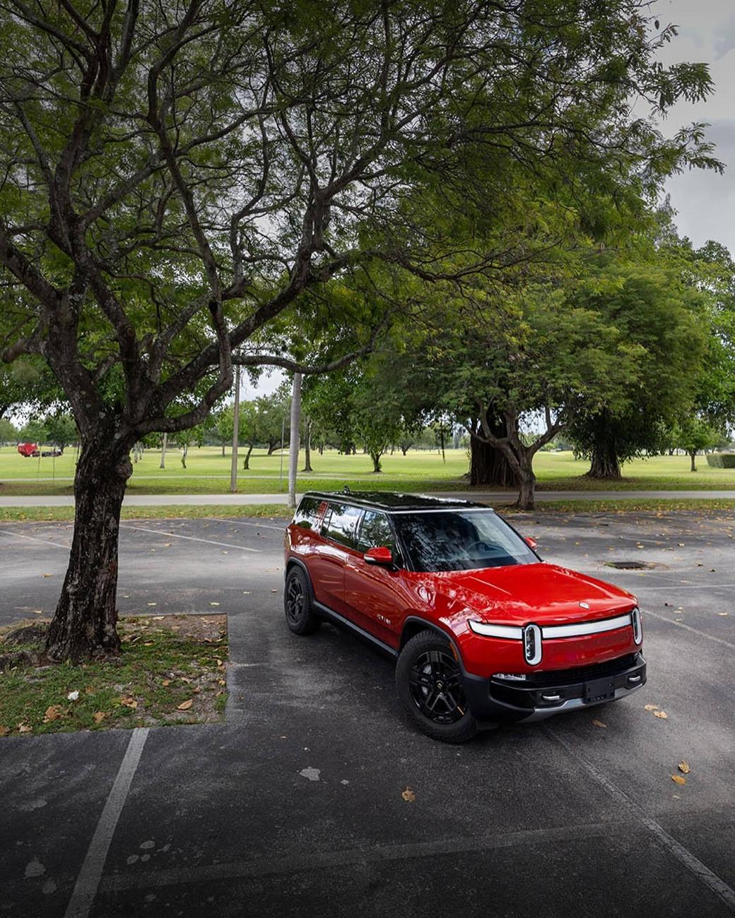Rivian R1T R1S RED CANYON Rivian Photos Red Canyon R1S photo shoot 4
