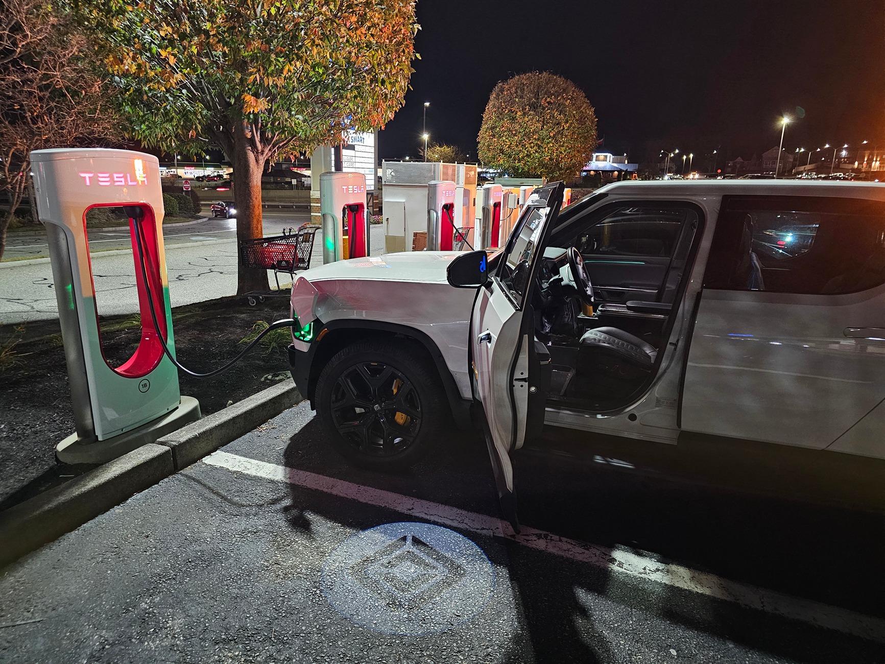 Rivian R1T R1S Charging at Tesla with adapter: need Tesla acct? 20241109_184532