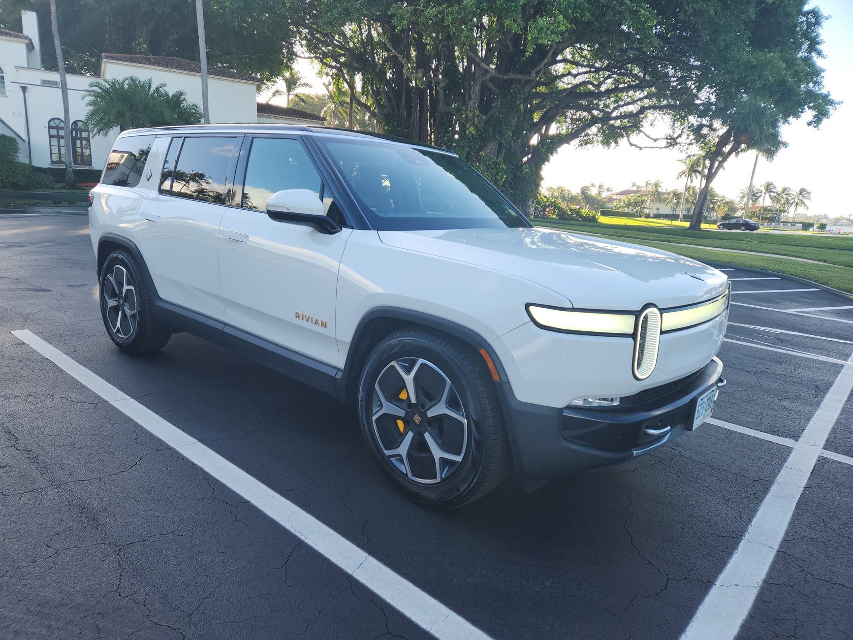 Rivian R1T R1S R1S Quad Motor 3k miles 20241108_082356