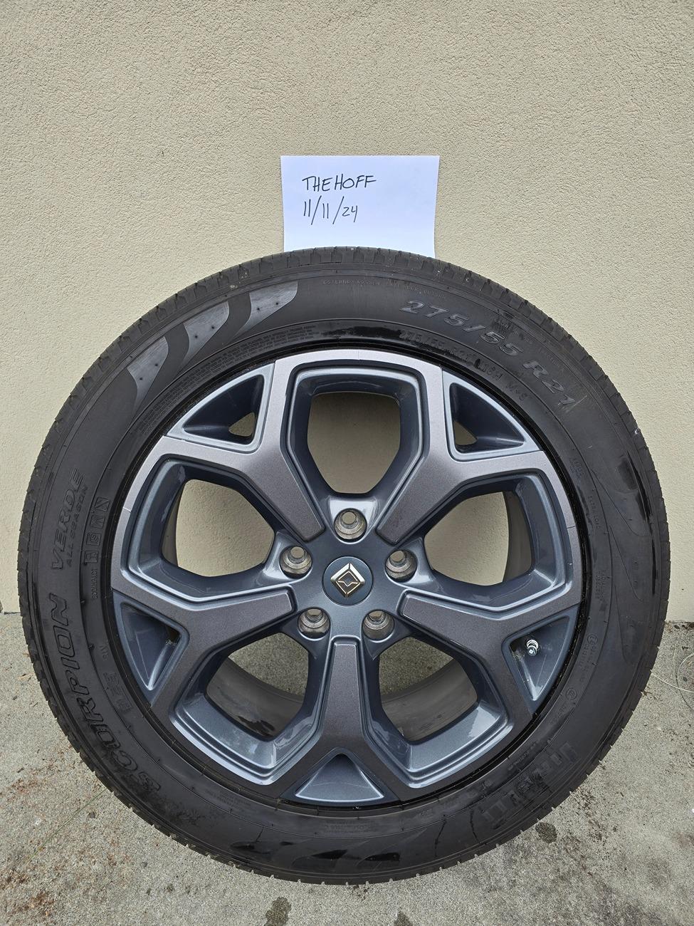 Rivian R1T R1S FS - 4 x 21" OE Wheels and Tires 20241111_134918