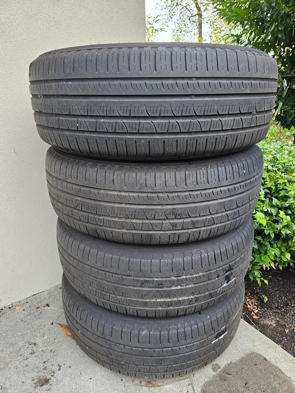 Rivian R1T R1S FS - 4 x 21" OE Wheels and Tires 20241111_135418
