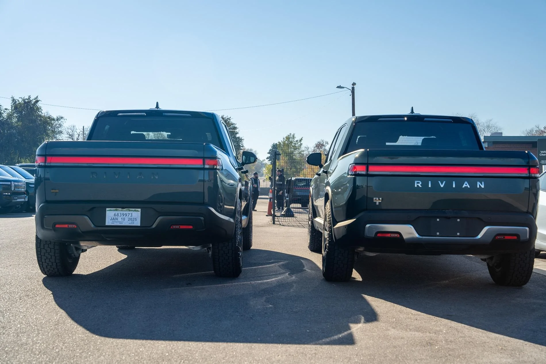 Rivian R1T R1S My Gen1 Quad to Gen2 Tri-Max R1T (Storm Blue) Upgrade DSC04744