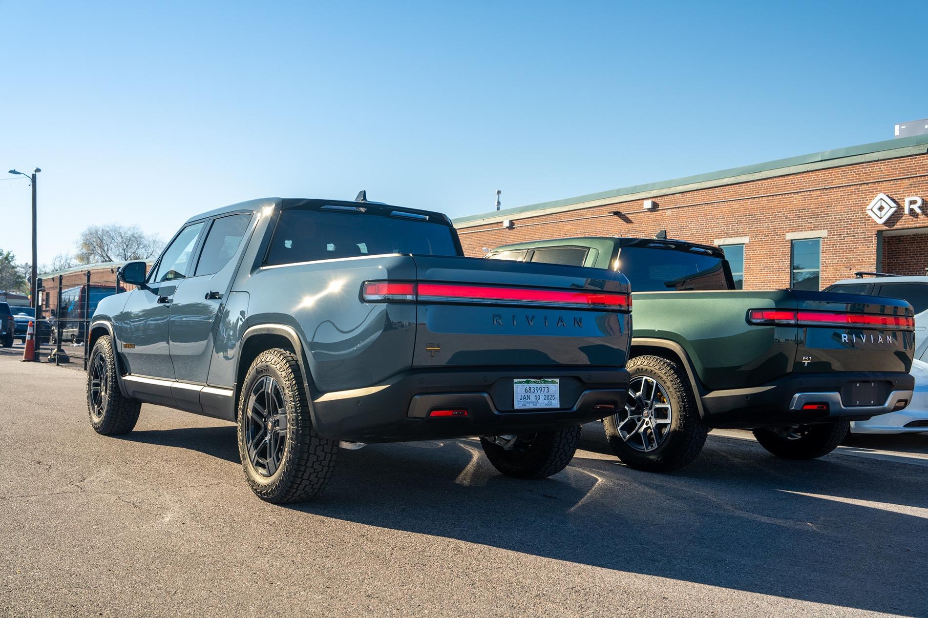 Rivian R1T R1S My Gen1 Quad to Gen2 Tri-Max R1T (Storm Blue) Upgrade DSC04745