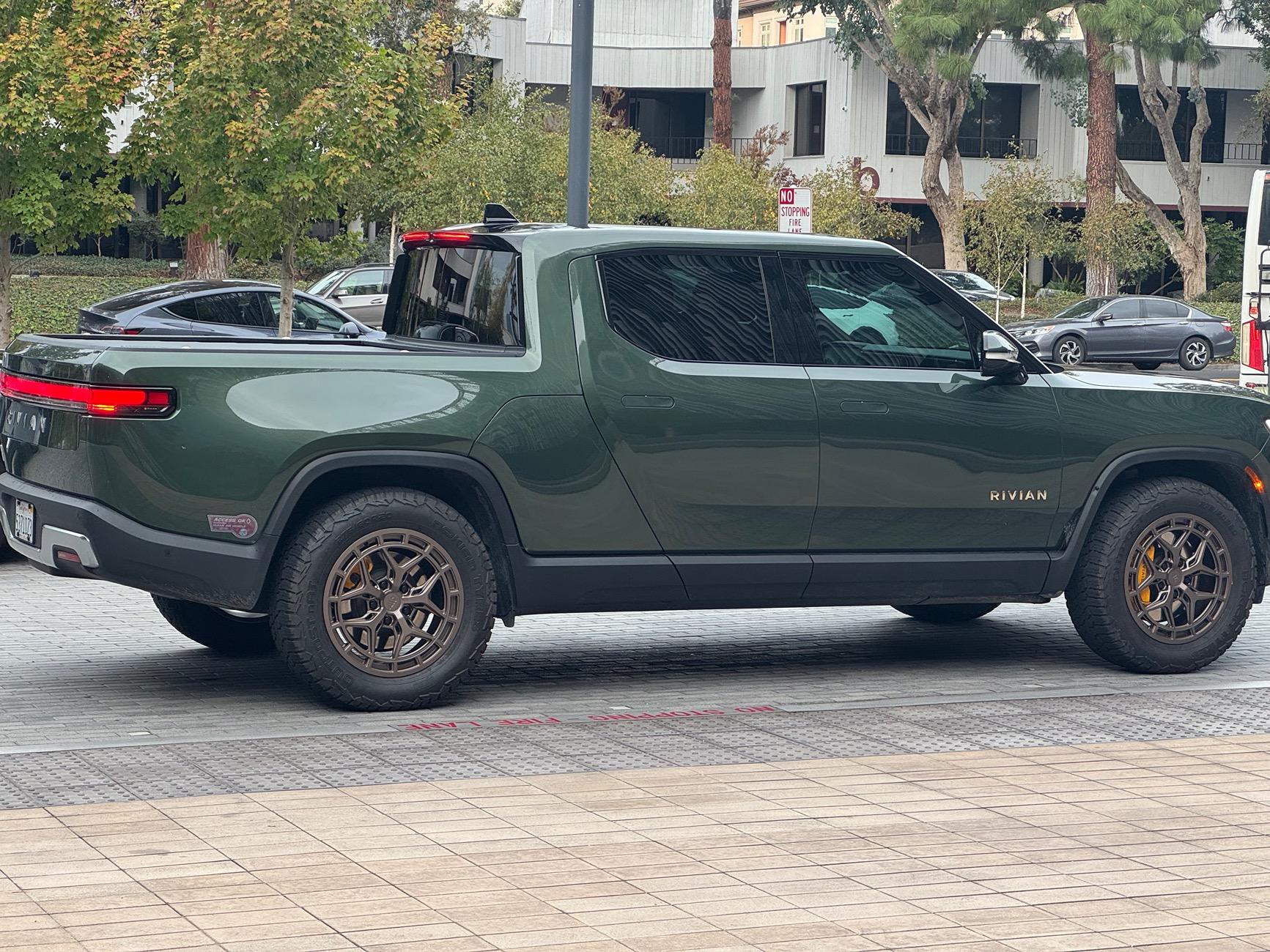 Rivian R1T R1S Official Atomic Wheels thread for Rivian IMG_3304