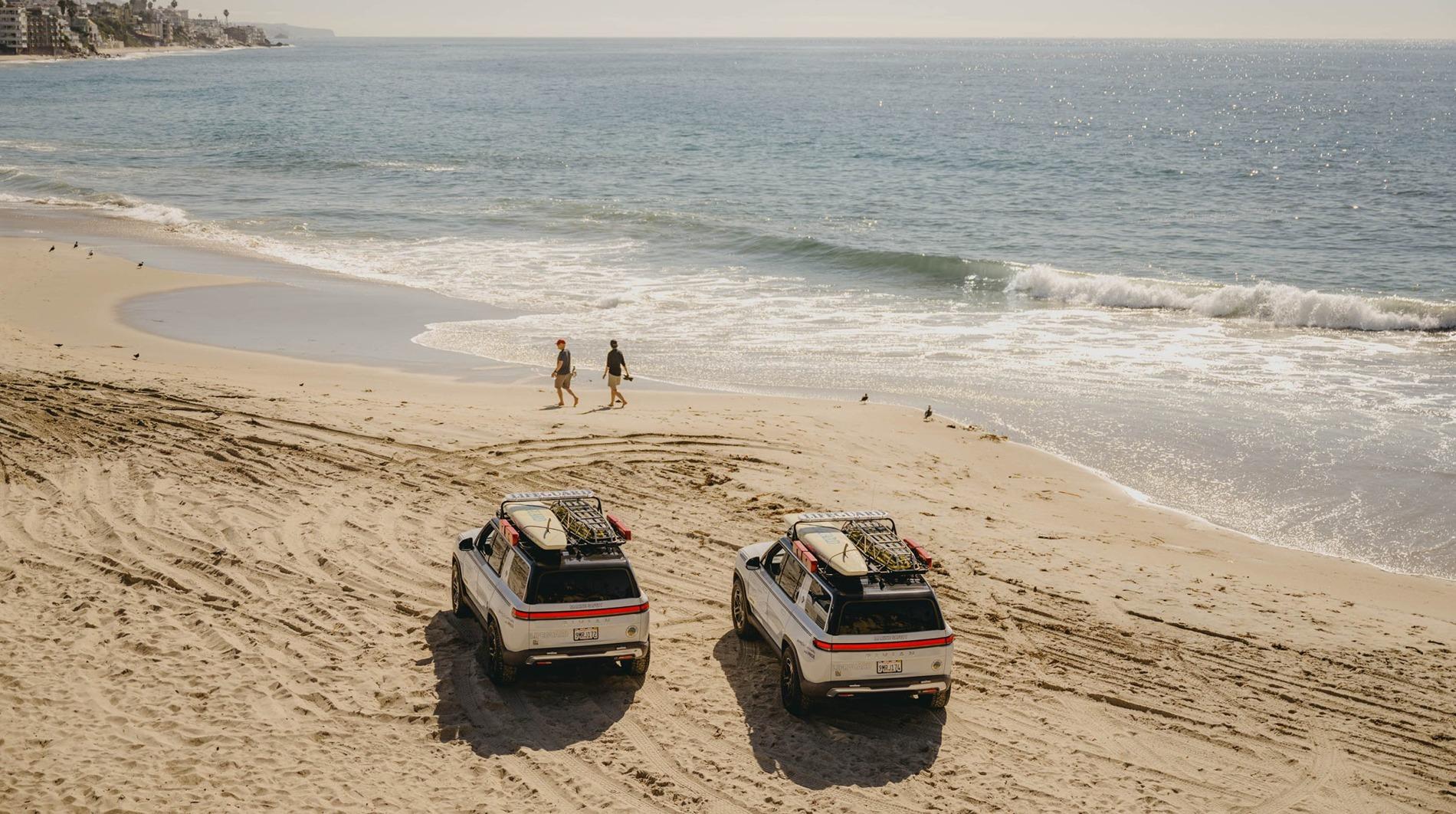 Rivian R1T R1S Rivian donates two R1S to Laguna Beach Marine Safety Fleet GccxphTagAA0qZd
