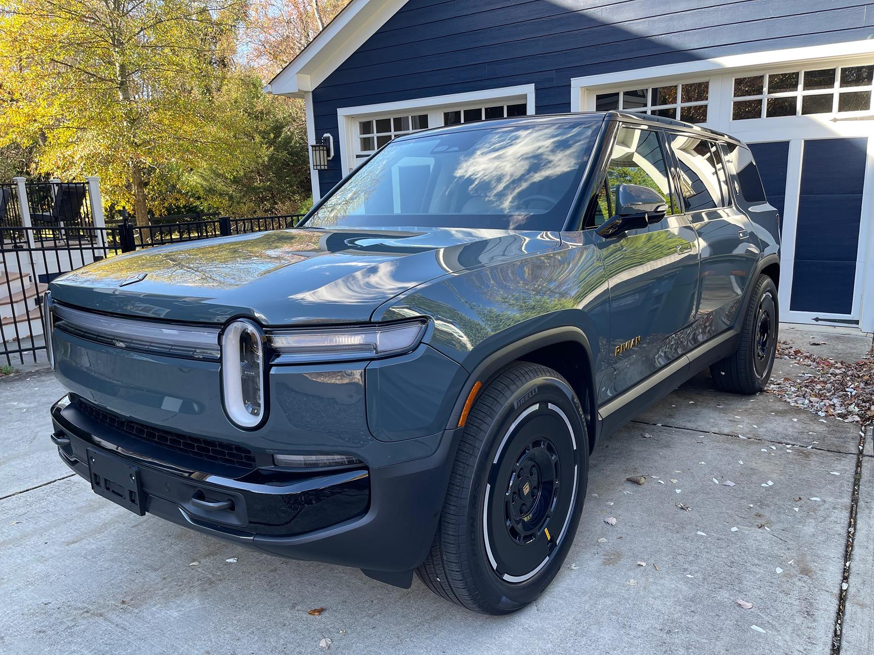 Rivian Rls Blue Meet the Big Blue Wave: Storm Blue / Ocean Coast R1S | Rivian Forums ...