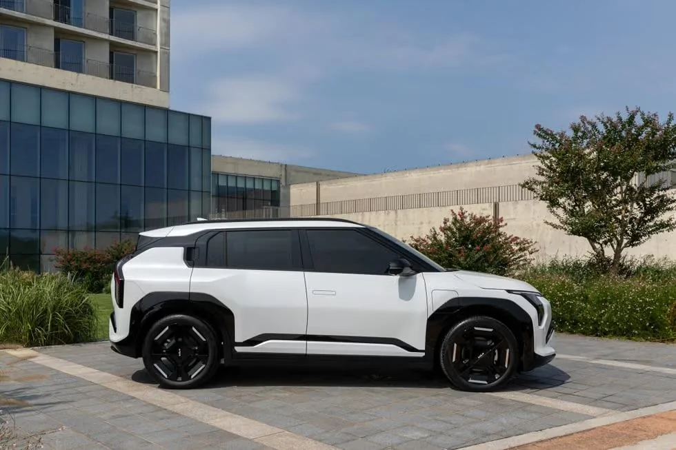 Rivian R1T R1S R2 Competition - Kia EV3 IMG_8218