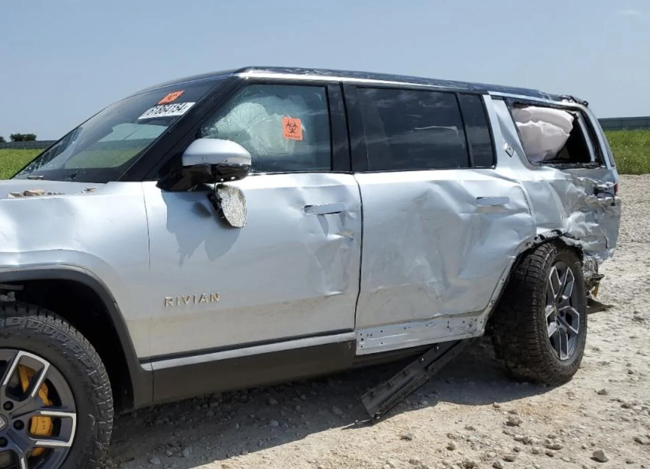 Rivian R1T R1S R1S impales house 1731888212942-9s
