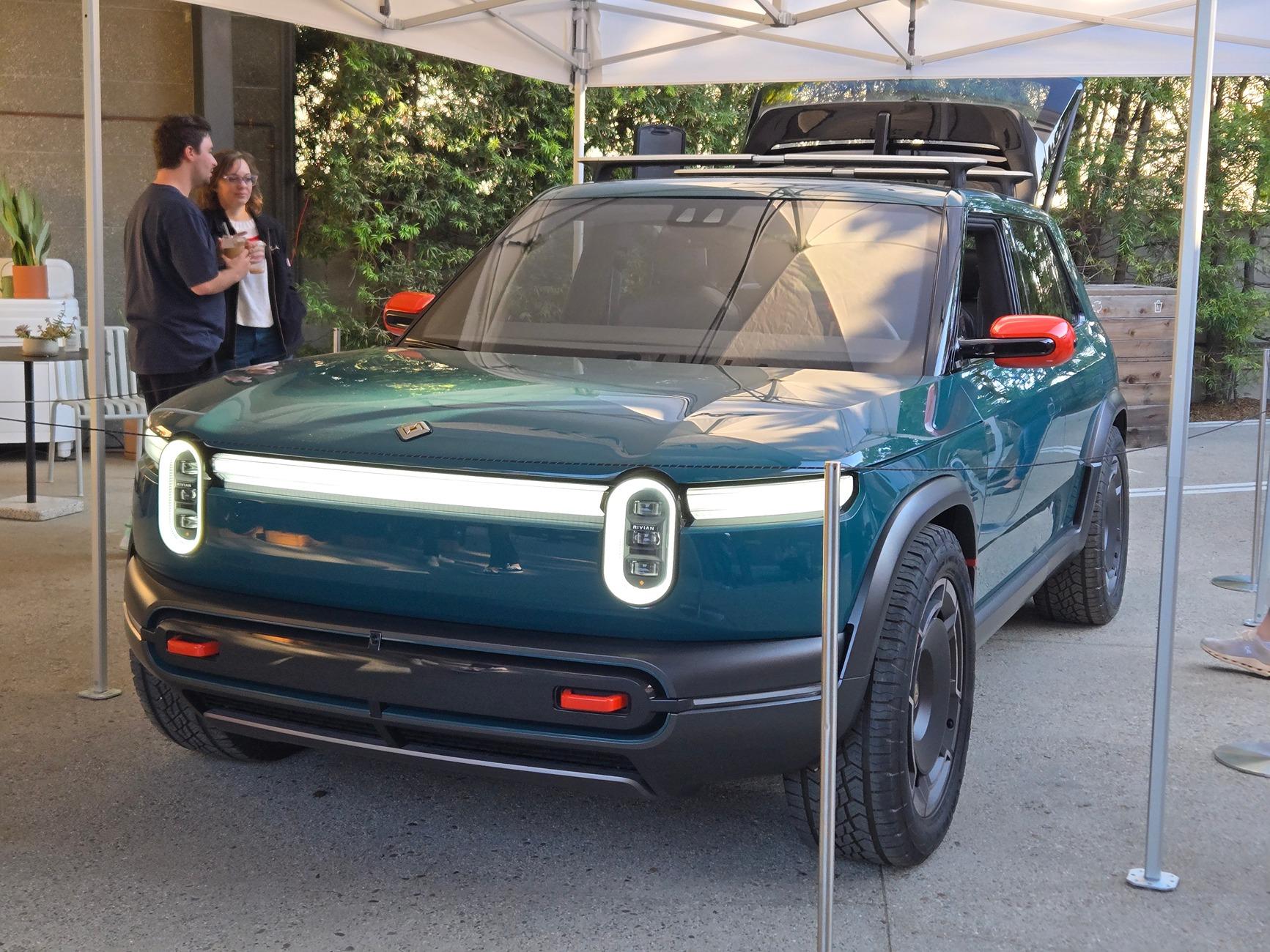 Rivian R1T R1S Rivian R2 and R3X at Rivian Venice / Los Angeles Auto Show! 20241120_150401