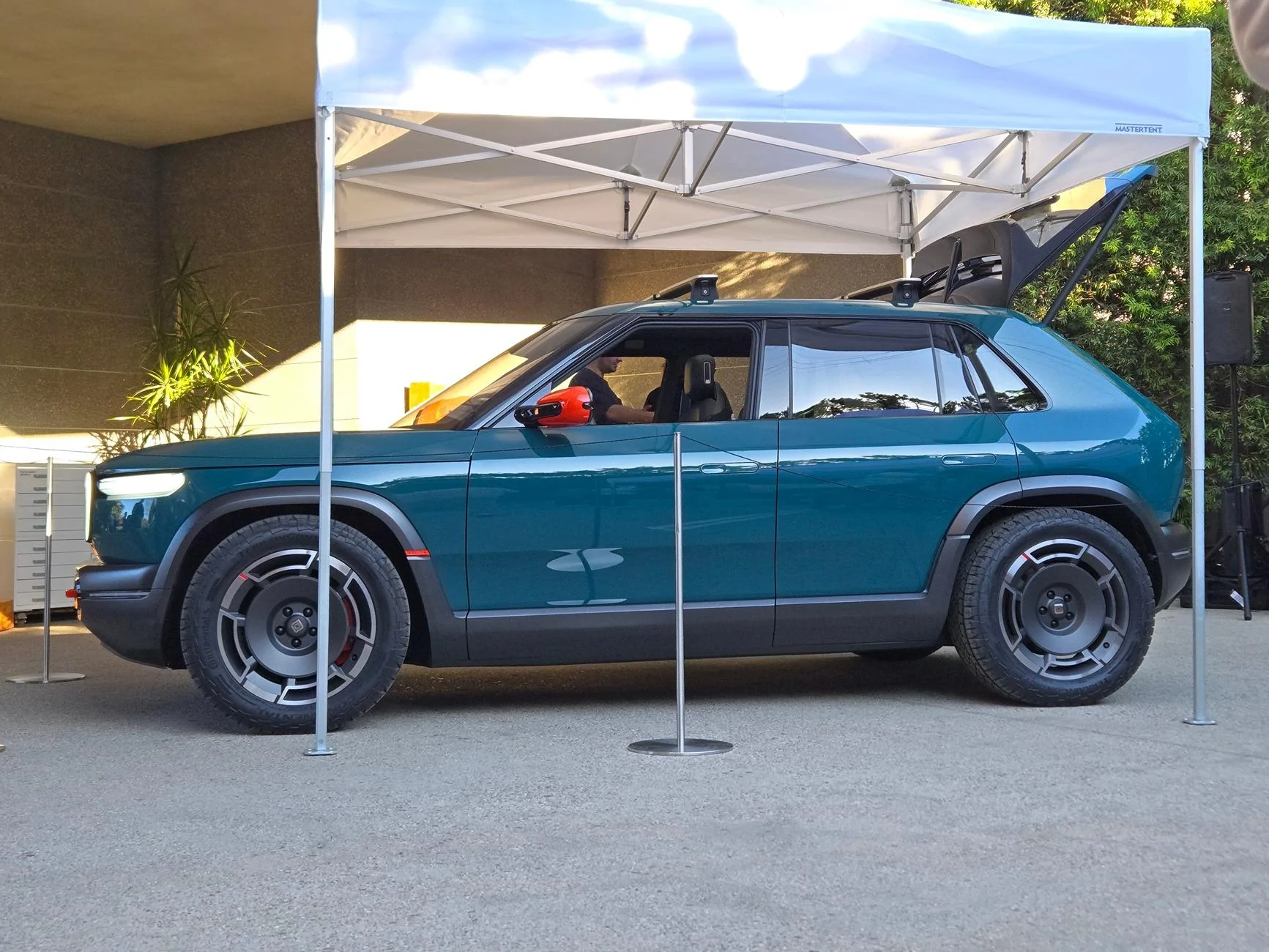 Rivian R1T R1S Rivian R2 and R3X at Rivian Venice / Los Angeles Auto Show! 20241120_150536-jpg