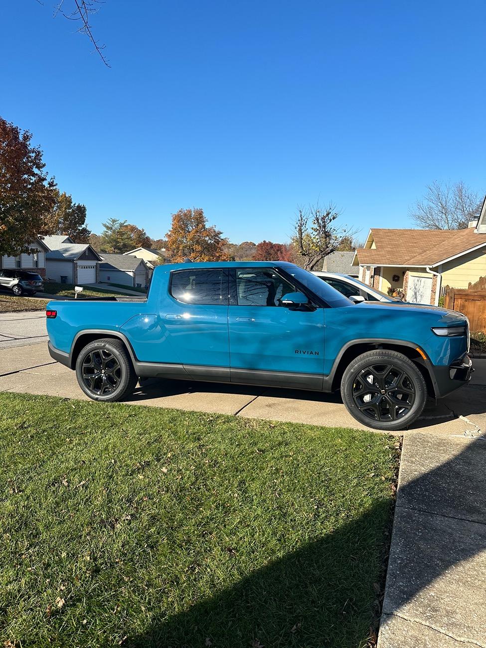 Rivian R1T R1S Pulled the trigger on a Gen2 R1T IMG_1865