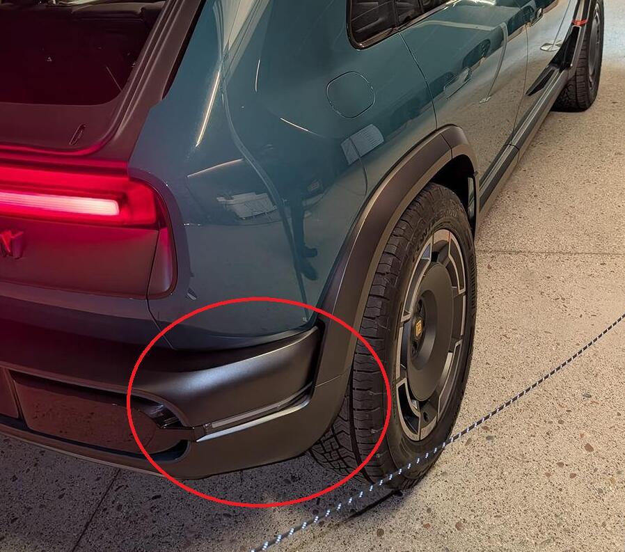 Rivian R1T R1S Rivian R2 and R3X at Rivian Venice / Los Angeles Auto Show! 1732580850880-l1