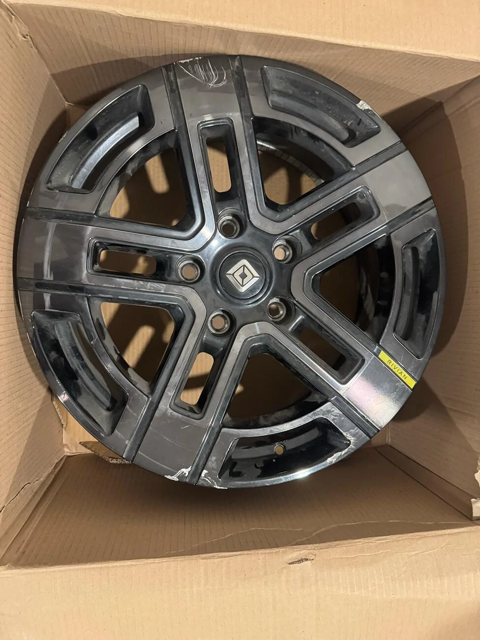 Rivian R1T R1S Selling 2 OEM Dark 20" wheels tempImageZwS05R