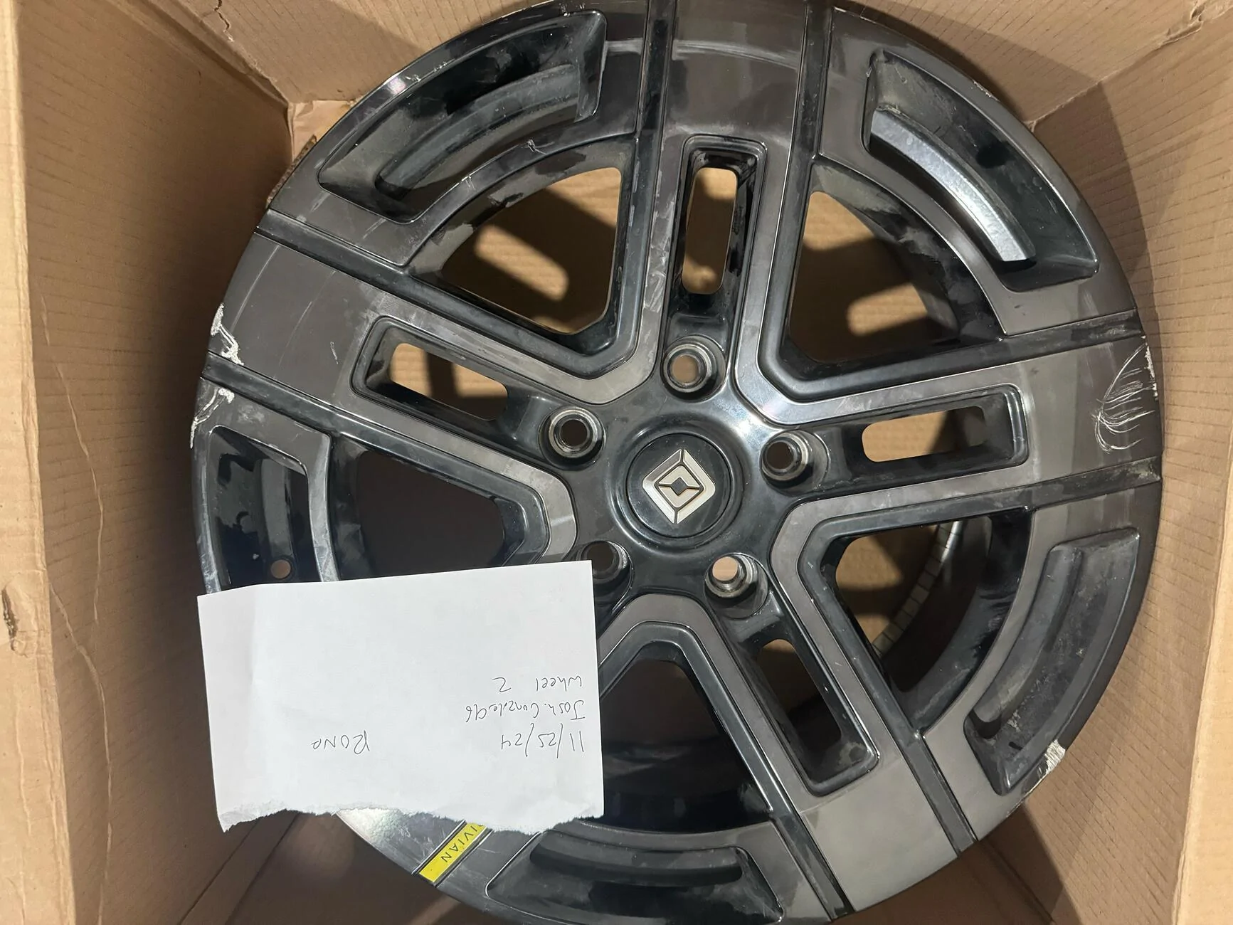Rivian R1T R1S Selling 2 OEM Dark 20" wheels tempImageit6byn