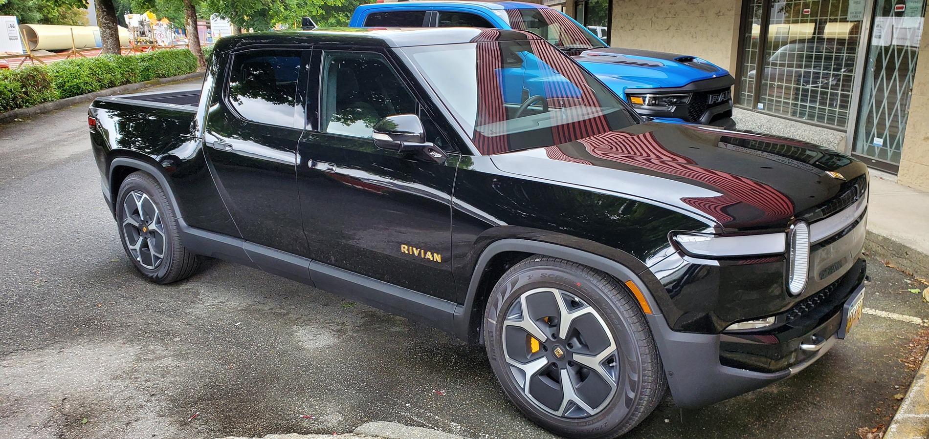 Rivian R1T R1S Picked her up this morning… Lowered Riv