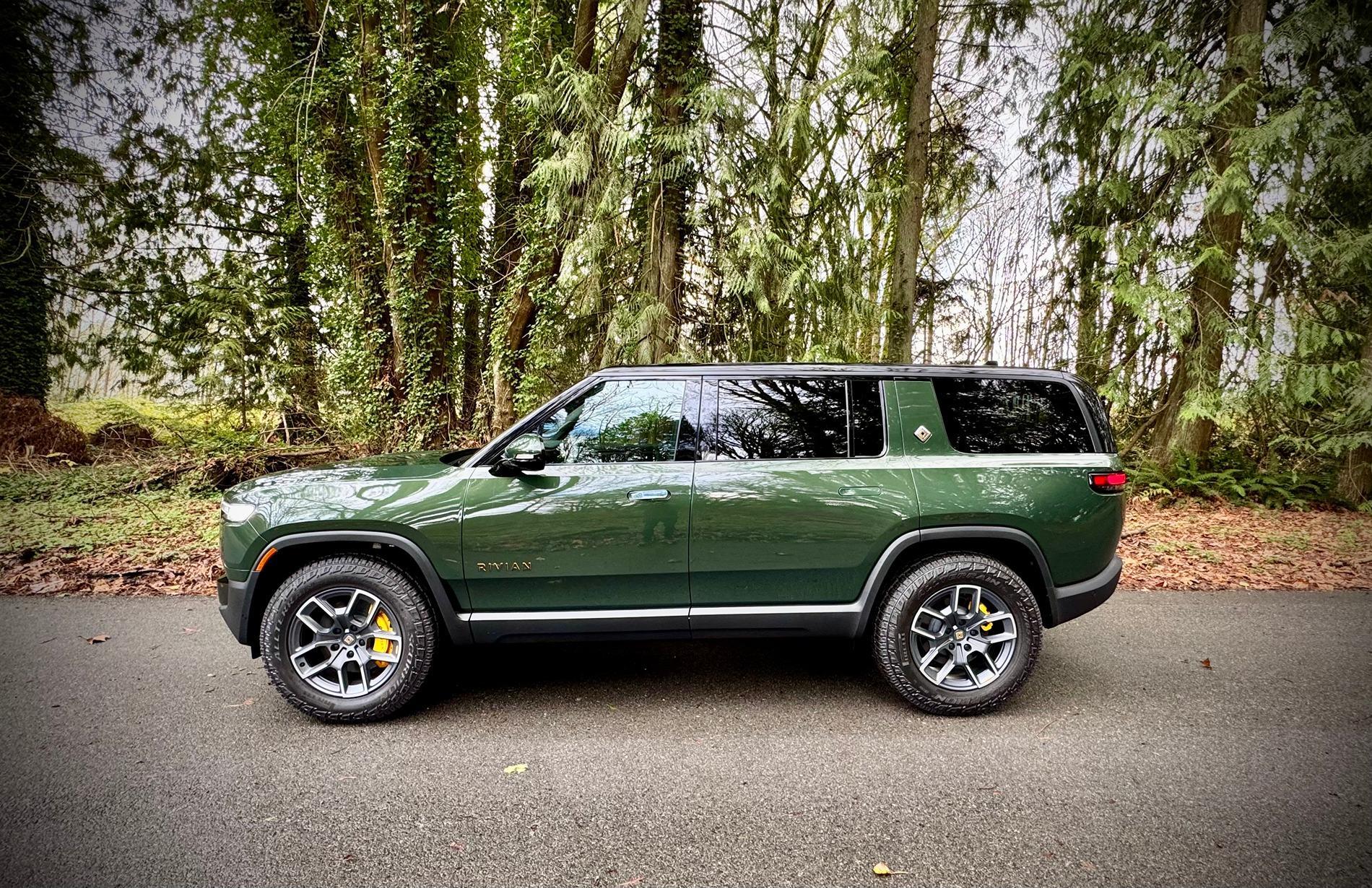 Rivian R1T R1S Forest Green Gen 2 R1S Tri delivered IMG_0031