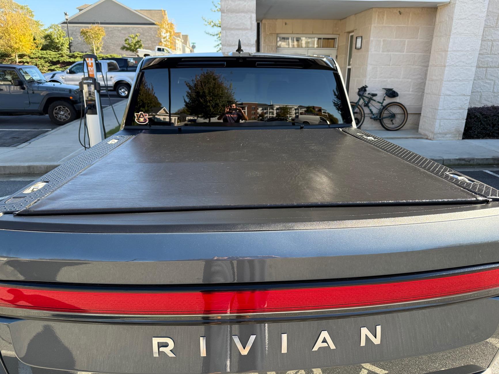 Rivian R1T R1S Tonneau Cover IMG_0219