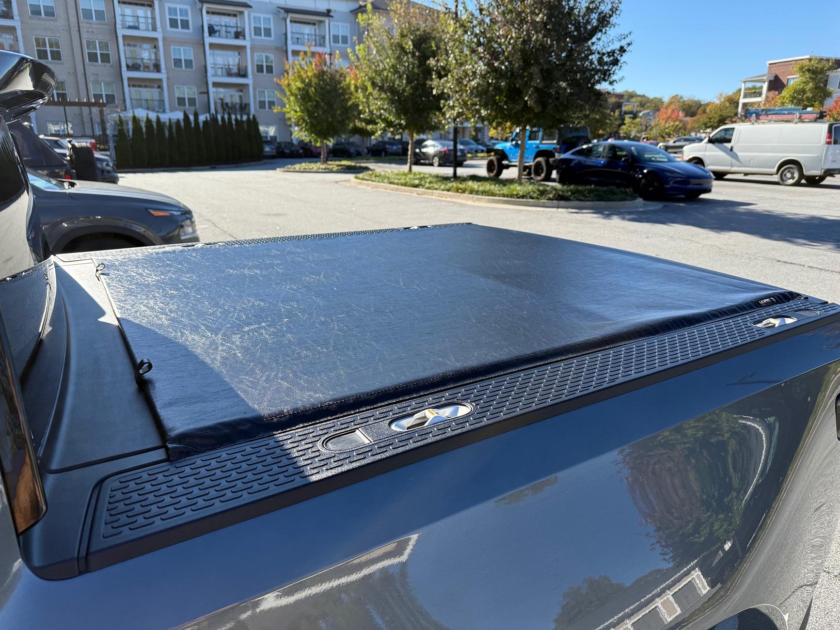 Rivian R1T R1S Tonneau Cover IMG_0221