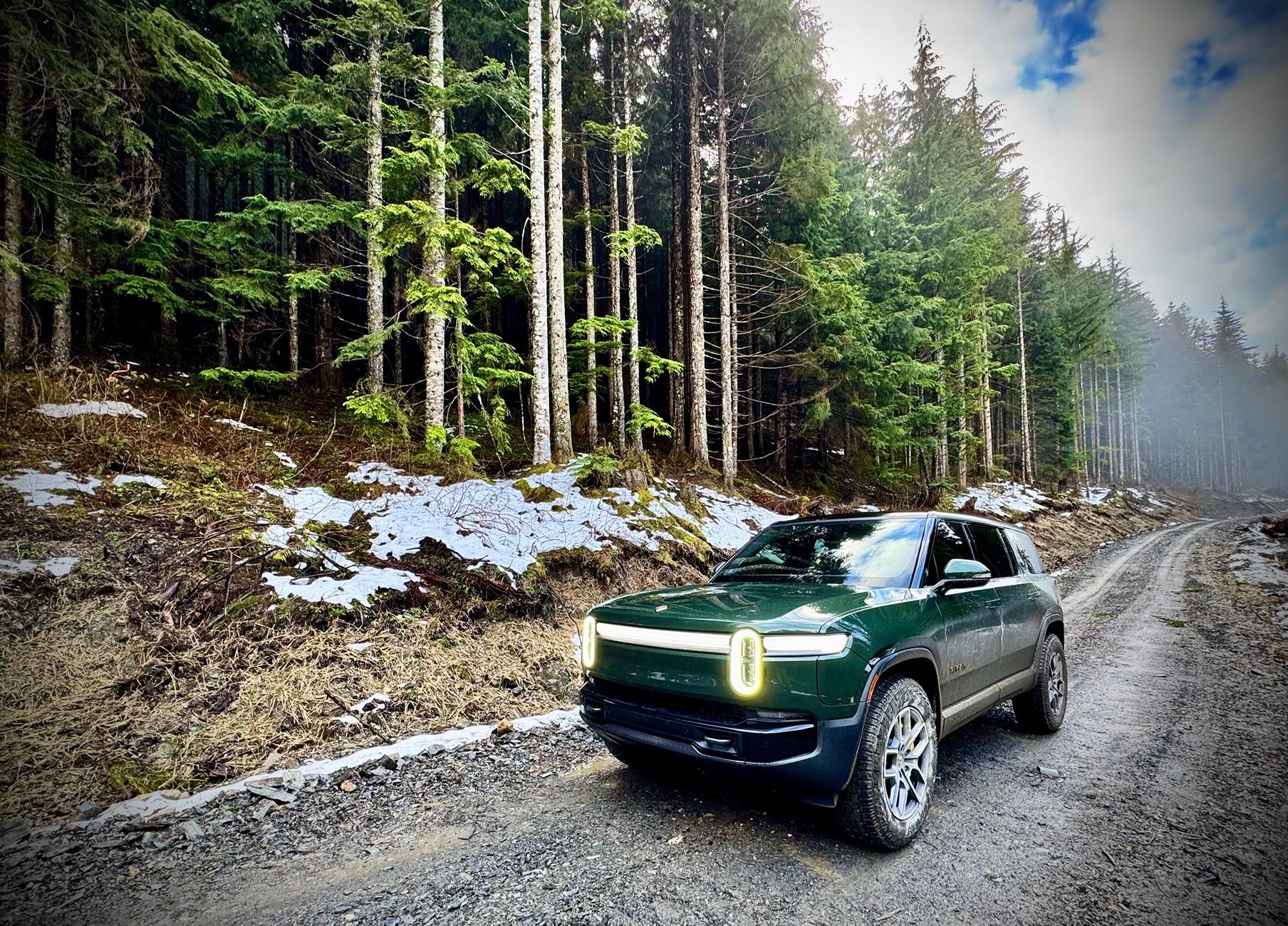 Rivian R1T R1S Forest Green Gen 2 R1S Tri delivered IMG_2697