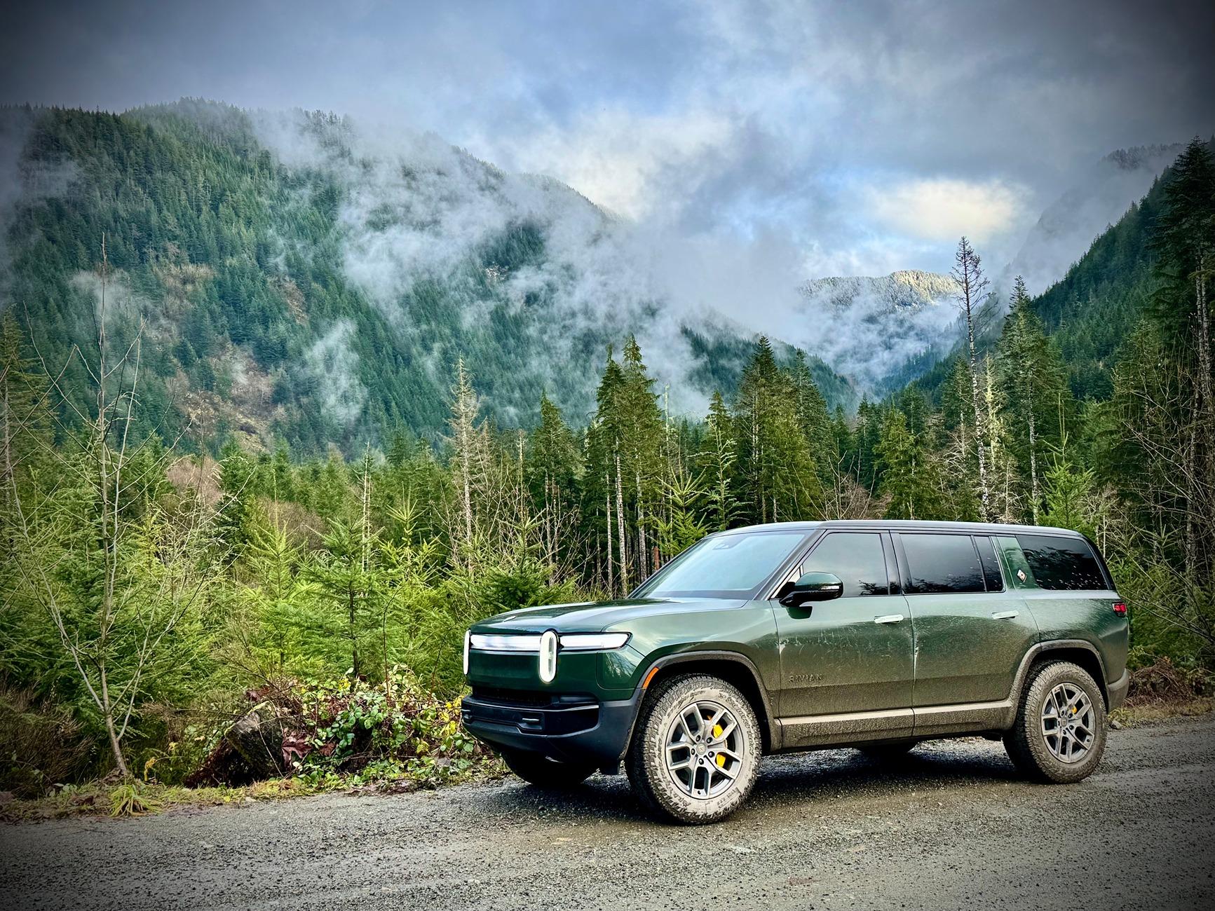 Rivian R1T R1S Forest Green Gen 2 R1S Tri delivered IMG_2714