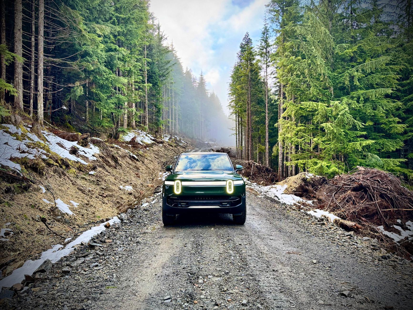 Rivian R1T R1S Forest Green Gen 2 R1S Tri delivered IMG_2702