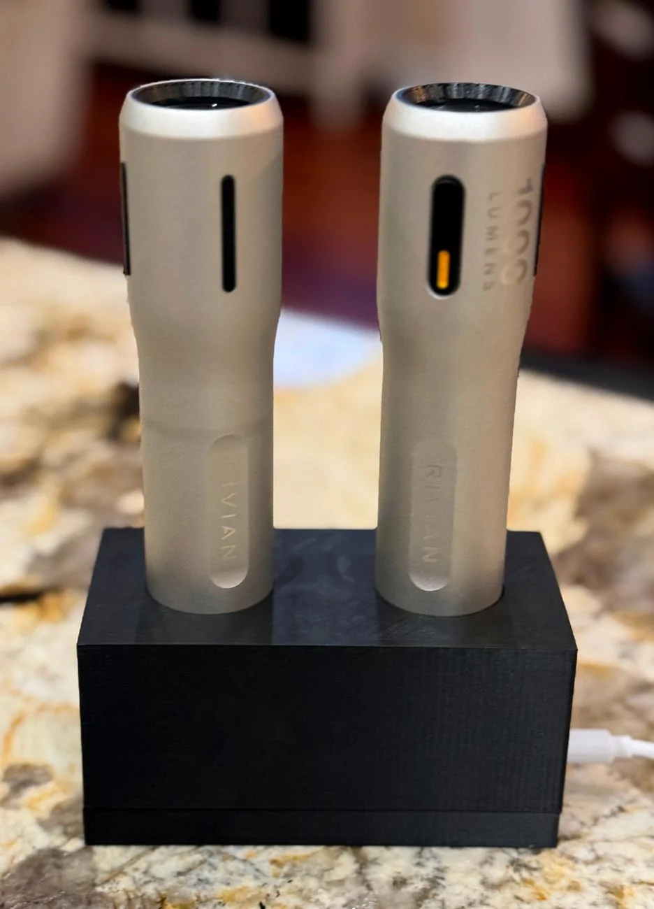 Rivian R1T R1S DIY Rivian Torch (flashlight) Dual Desktop Charger 20241128_130059018_iOS