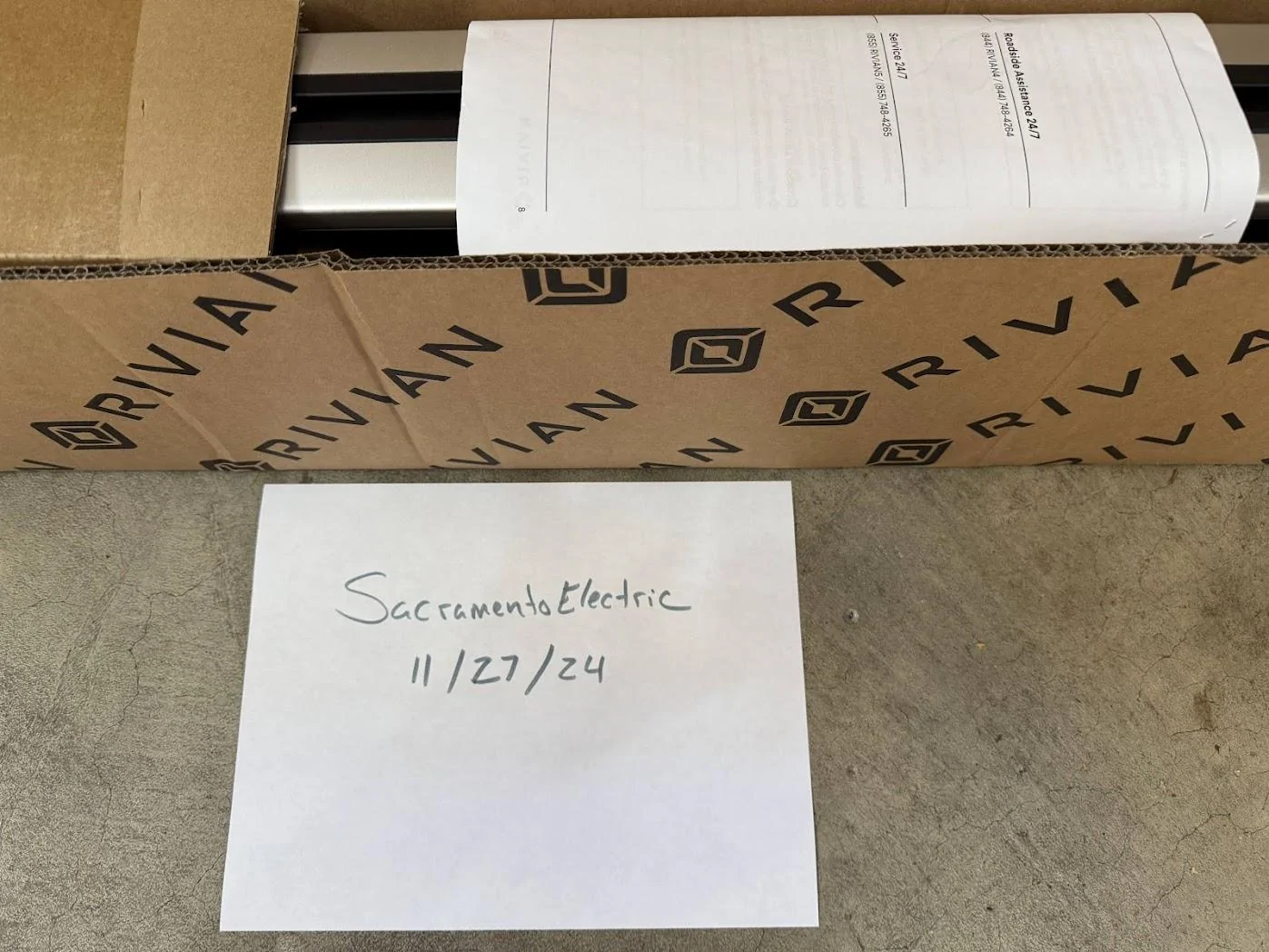 Rivian R1T R1S FS: OEM Bright Crossbars OPEN BOX $500 IMG_7384