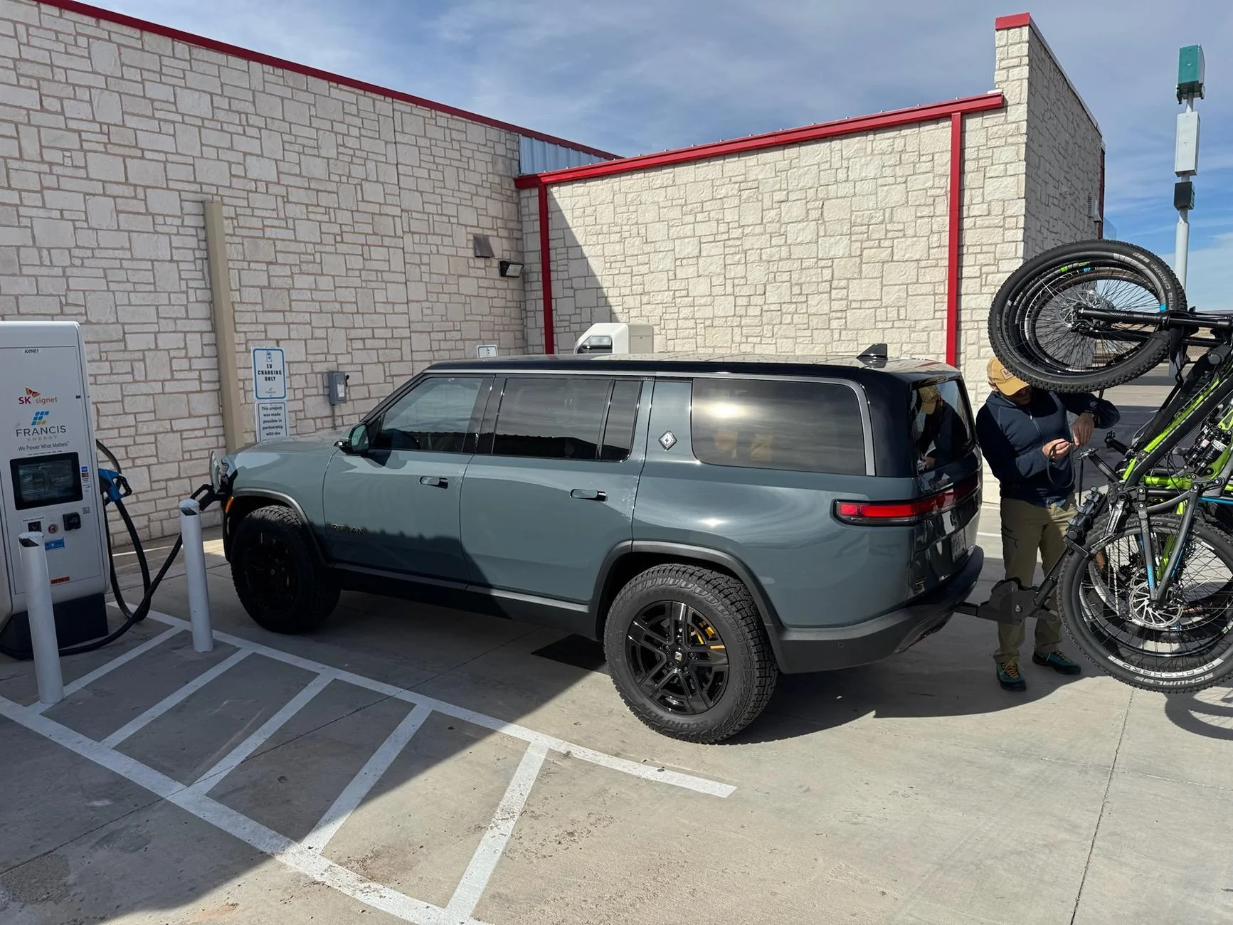 Rivian R1T R1S SATX-Sedona North/South Grand Loop w/Off-roading and MTBs - 2400mi first run in R1S TriMax IMG_3308