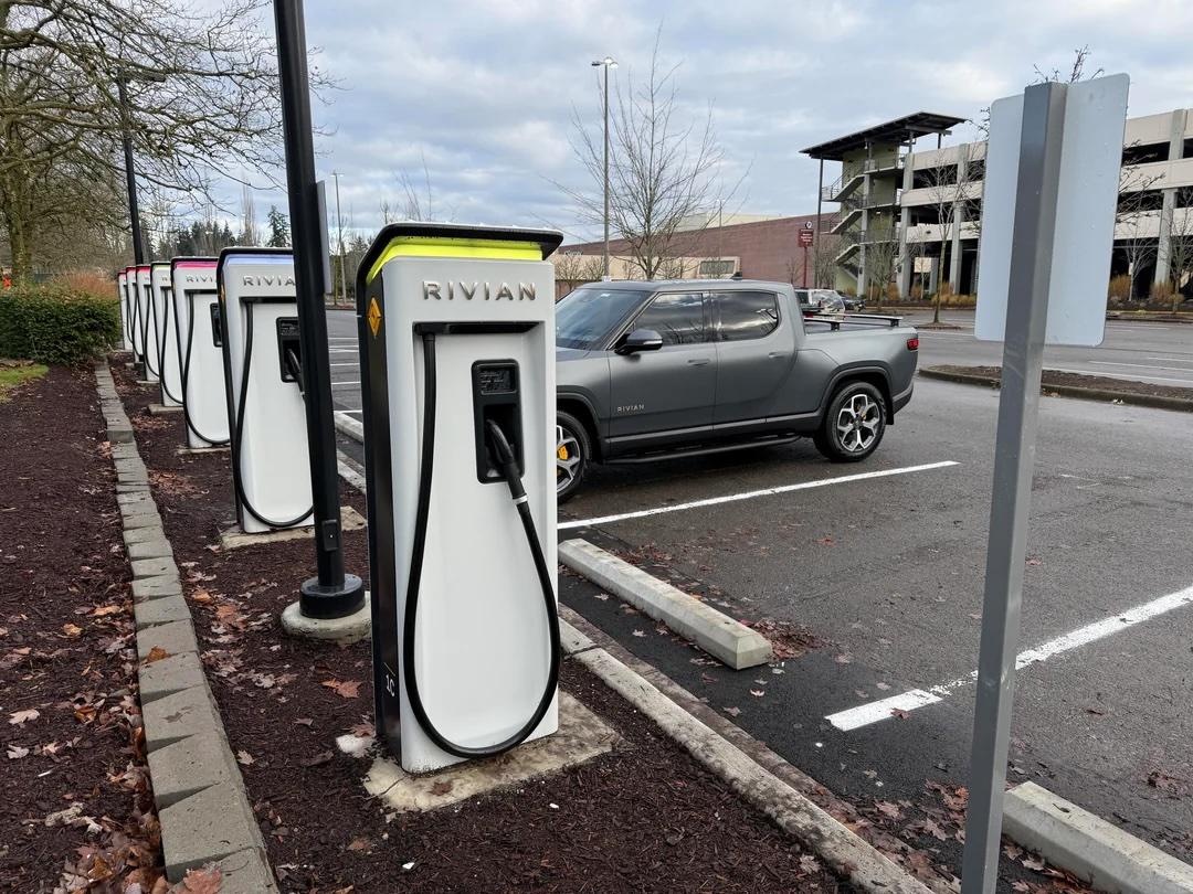 Rivian R1T R1S New RAN charging station in Lynnwood, WA now live lynnwood-wa-ran-station-is-officially-open-v0-6sa4soqgfa3e1