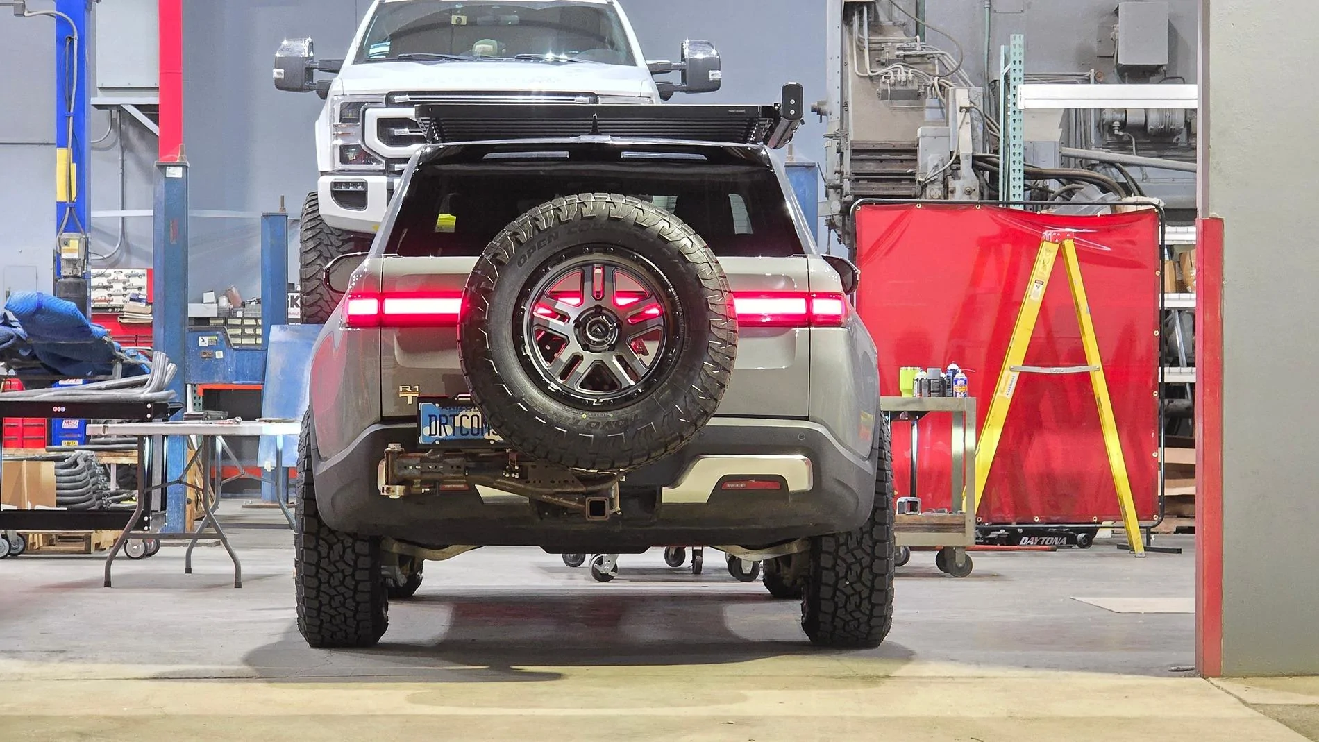 Rivian R1T R1S 285/70r20 Toyo ATIII EV going on R1T 20241204_190202