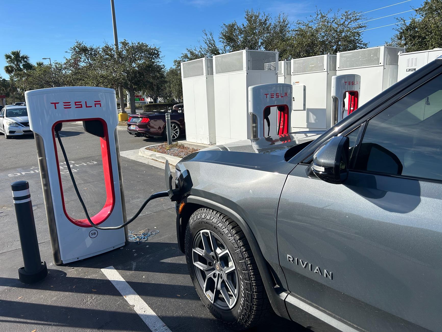 Rivian R1T R1S Florida - First Tesla Magic Dock Experience IMG_6002