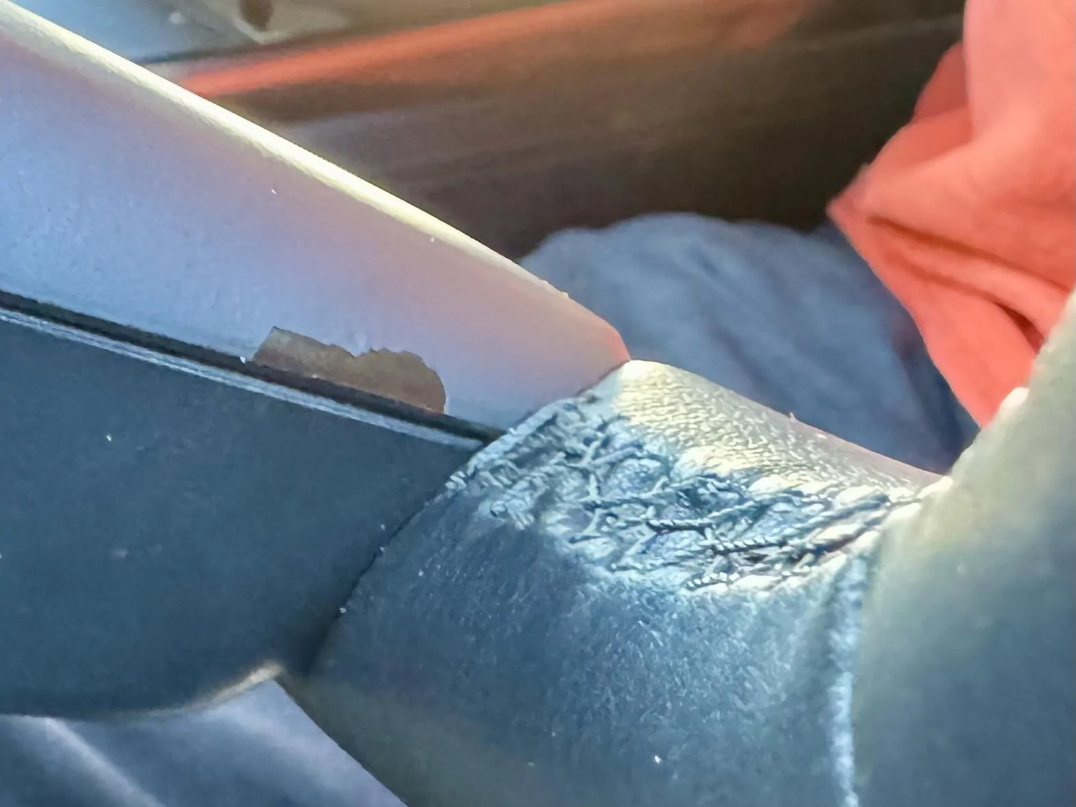 Rivian R1T R1S Chipping on steering wheel, anyone else? 1733792344918-bm