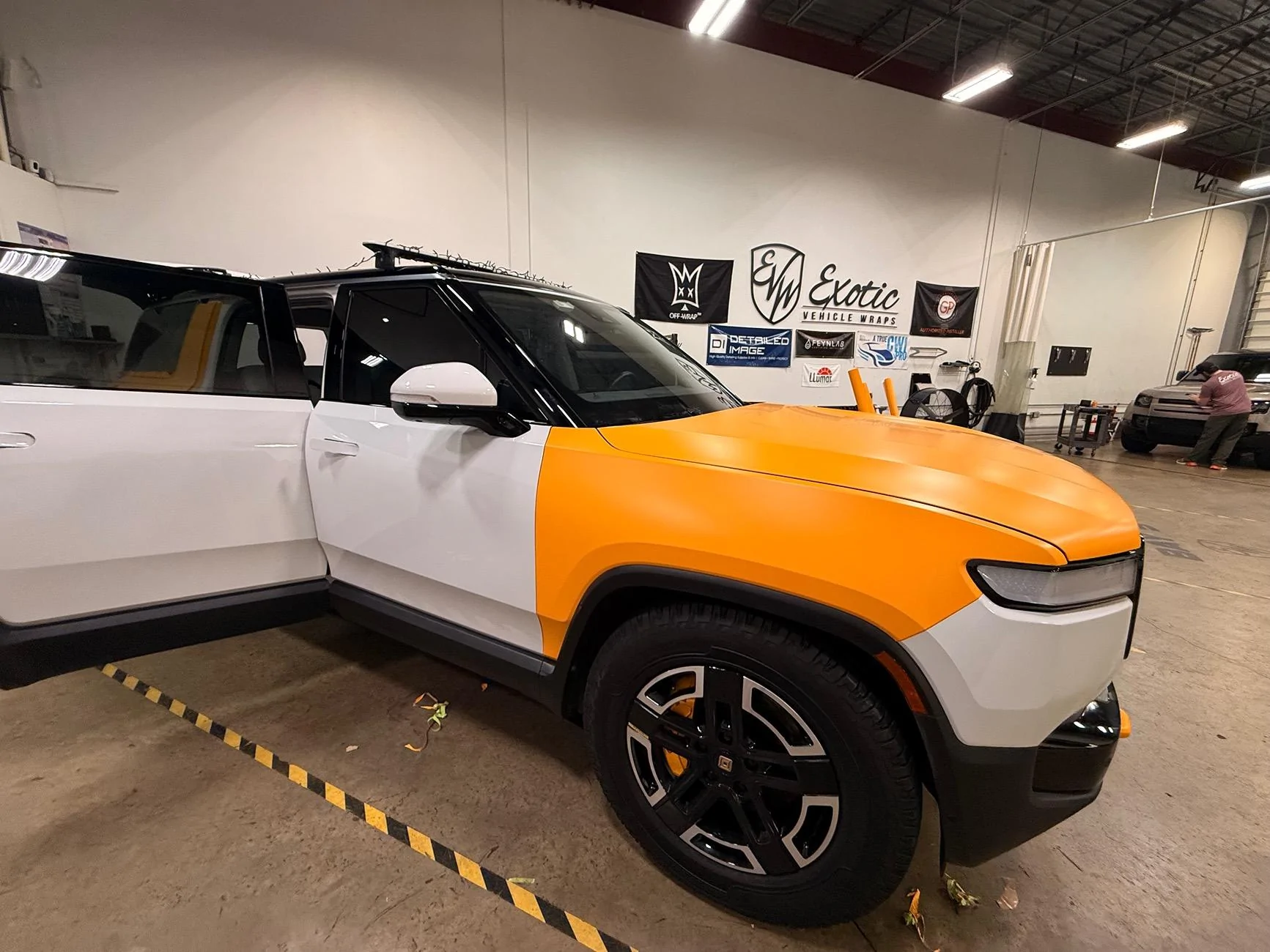 Rivian R1T R1S Changing colors. Matte saffron yellow IMG_5126