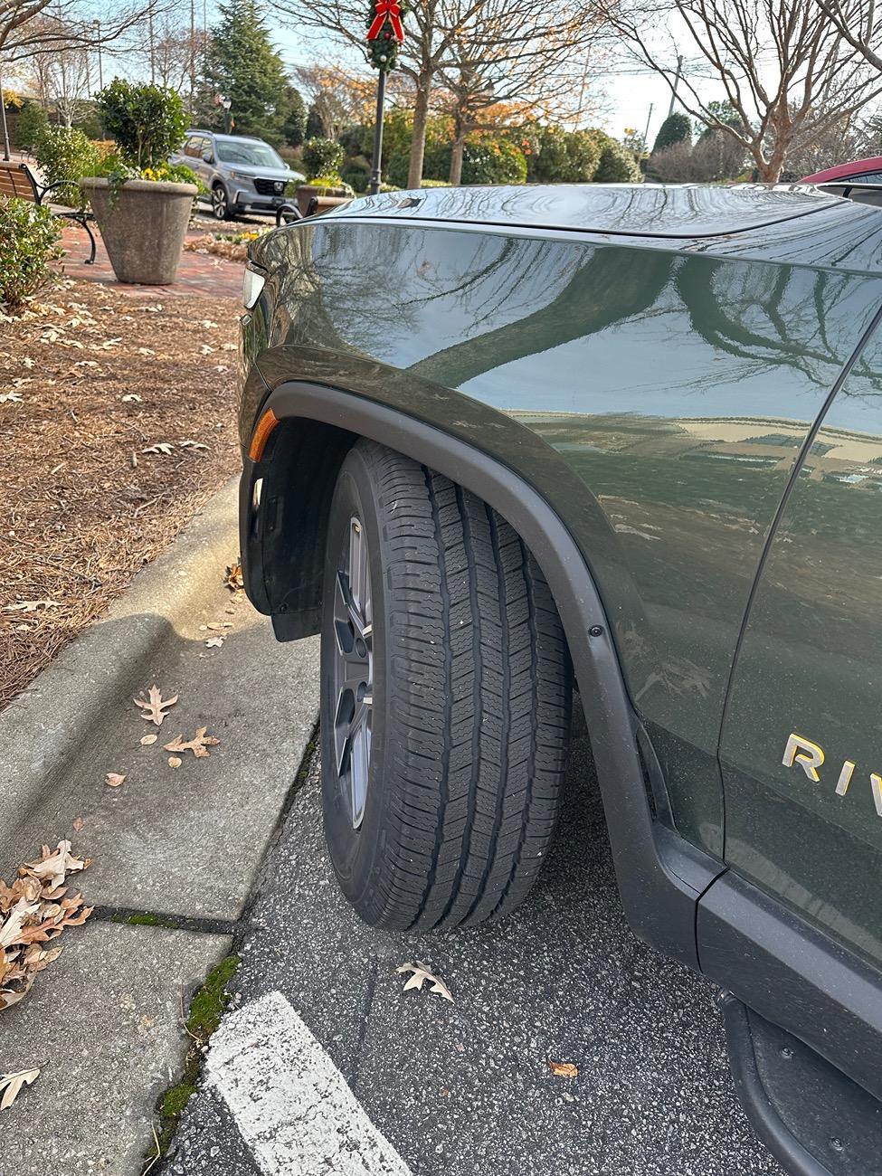 Rivian R1T R1S 20" Michelin Defender LTX M/S2 IMG_8402