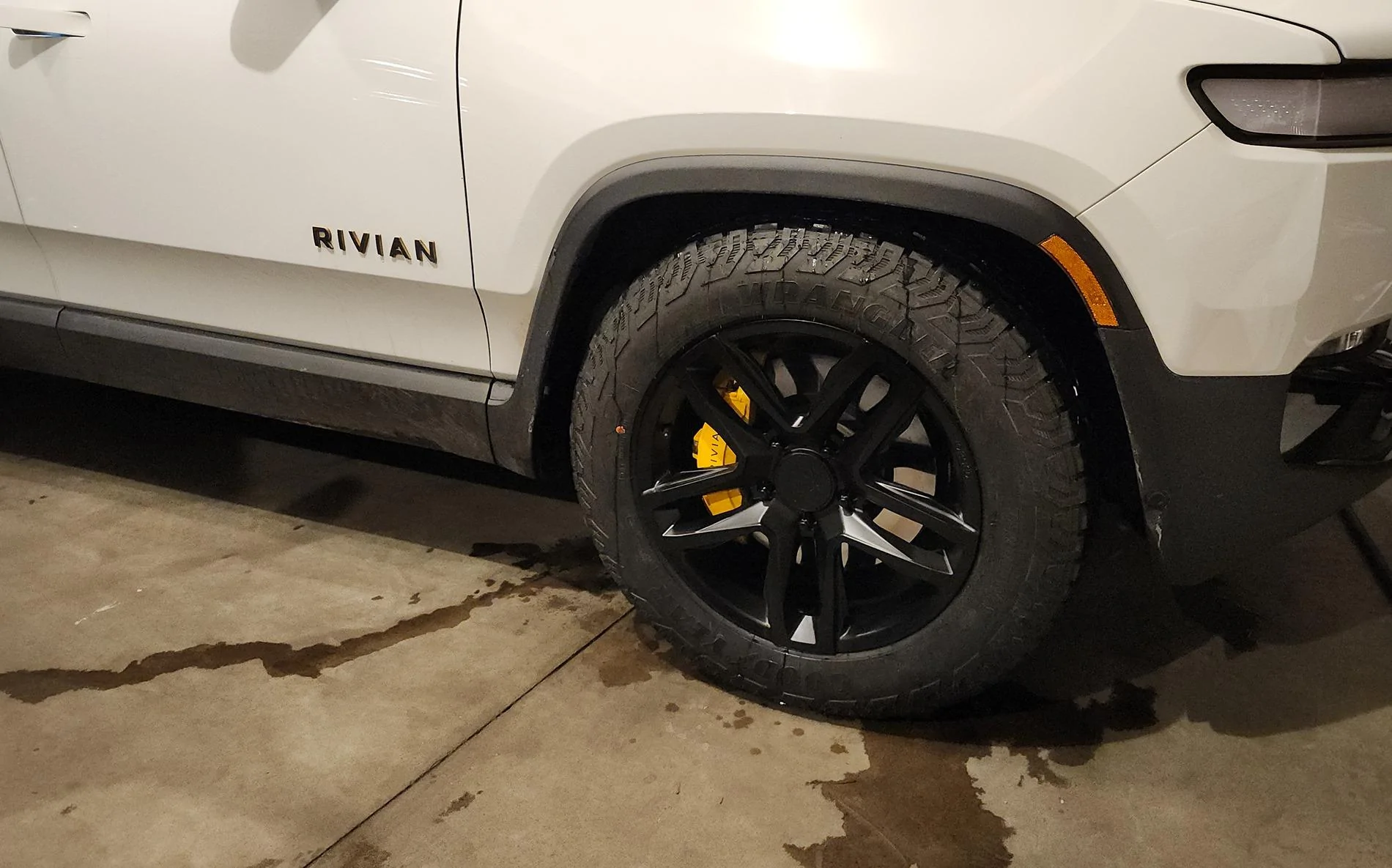 Rivian R1T R1S Goodyear Territory AT 275/60/20 Factory AT tires + saving $ 20241202_191526