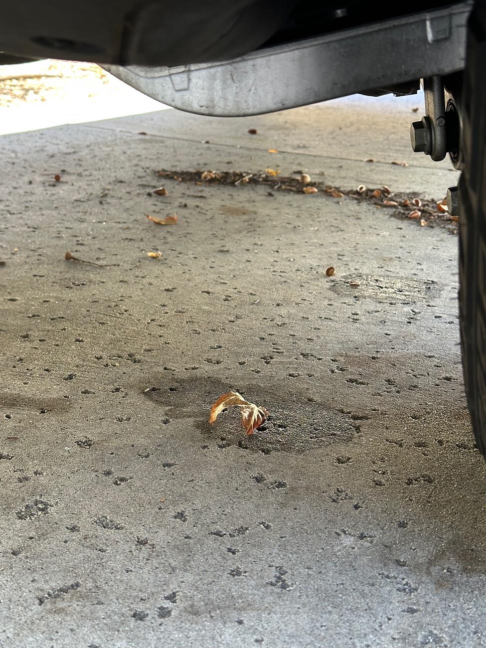 Rivian R1T R1S Service Air Suspension Soon warning, leaking suspension fluid IMG_1720