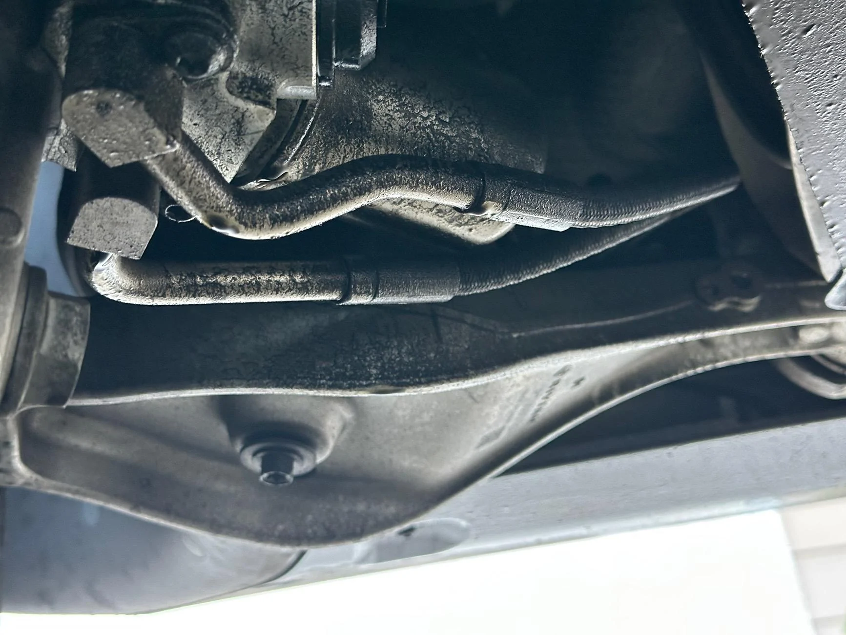 Rivian R1T R1S Service Air Suspension Soon warning, leaking suspension fluid IMG_1721