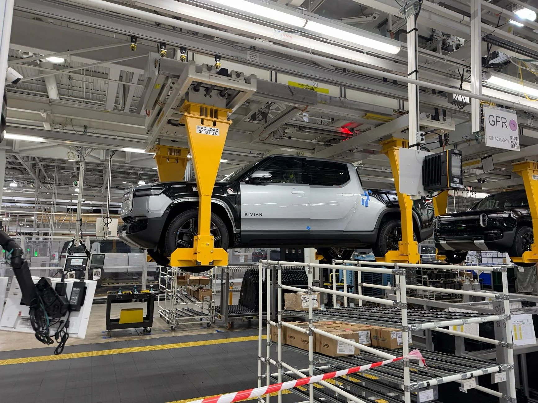 Rivian R1T R1S Factory tour look: Ascend RDU, Gen 2 parts, battery packs, EDV & more -- AMA GeUAxjaX0AA-0i9