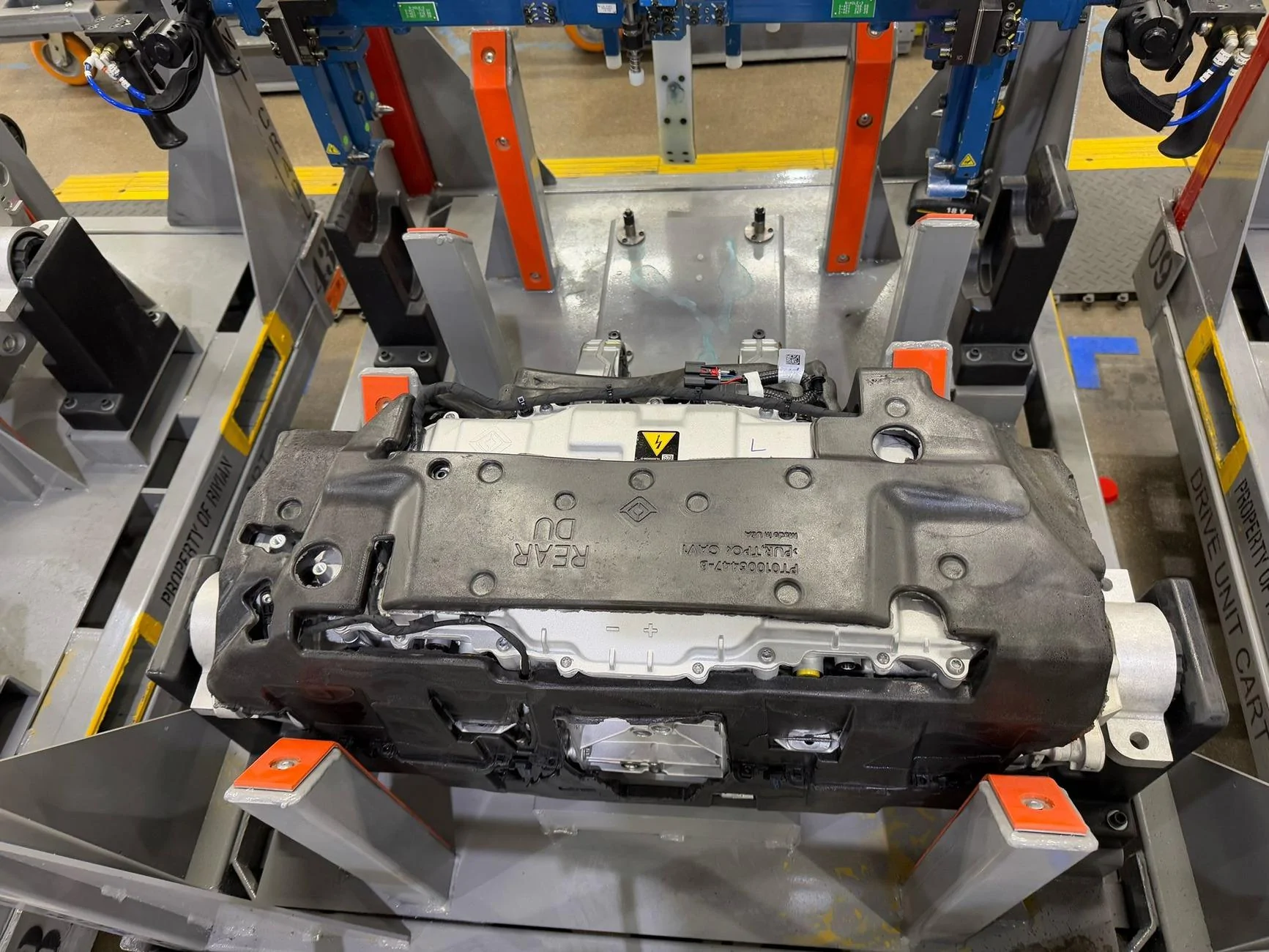 Rivian R1T R1S Factory tour look: Ascend RDU, Gen 2 parts, battery packs, EDV & more -- AMA GeTswR4WQAA1Xhq
